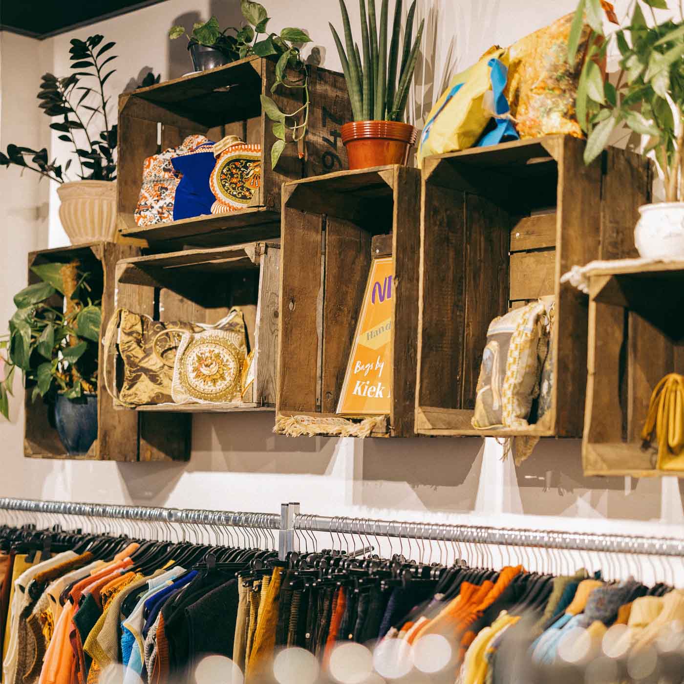 Store wall at ThriftTale Enschede De Heurne 49