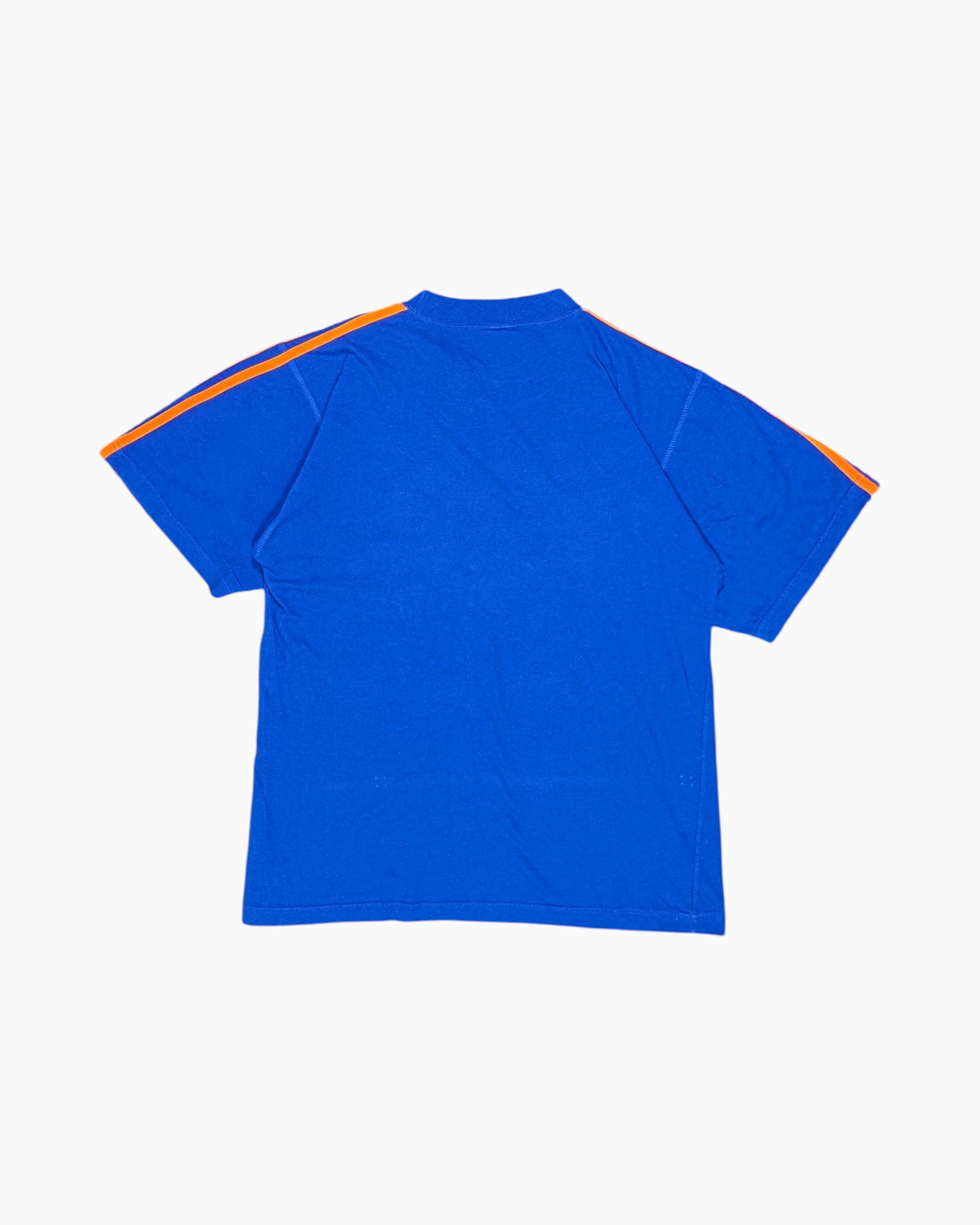 Back Vintage 80s/90s adidas Graphic T-Shirt – Blue three-stripe detail