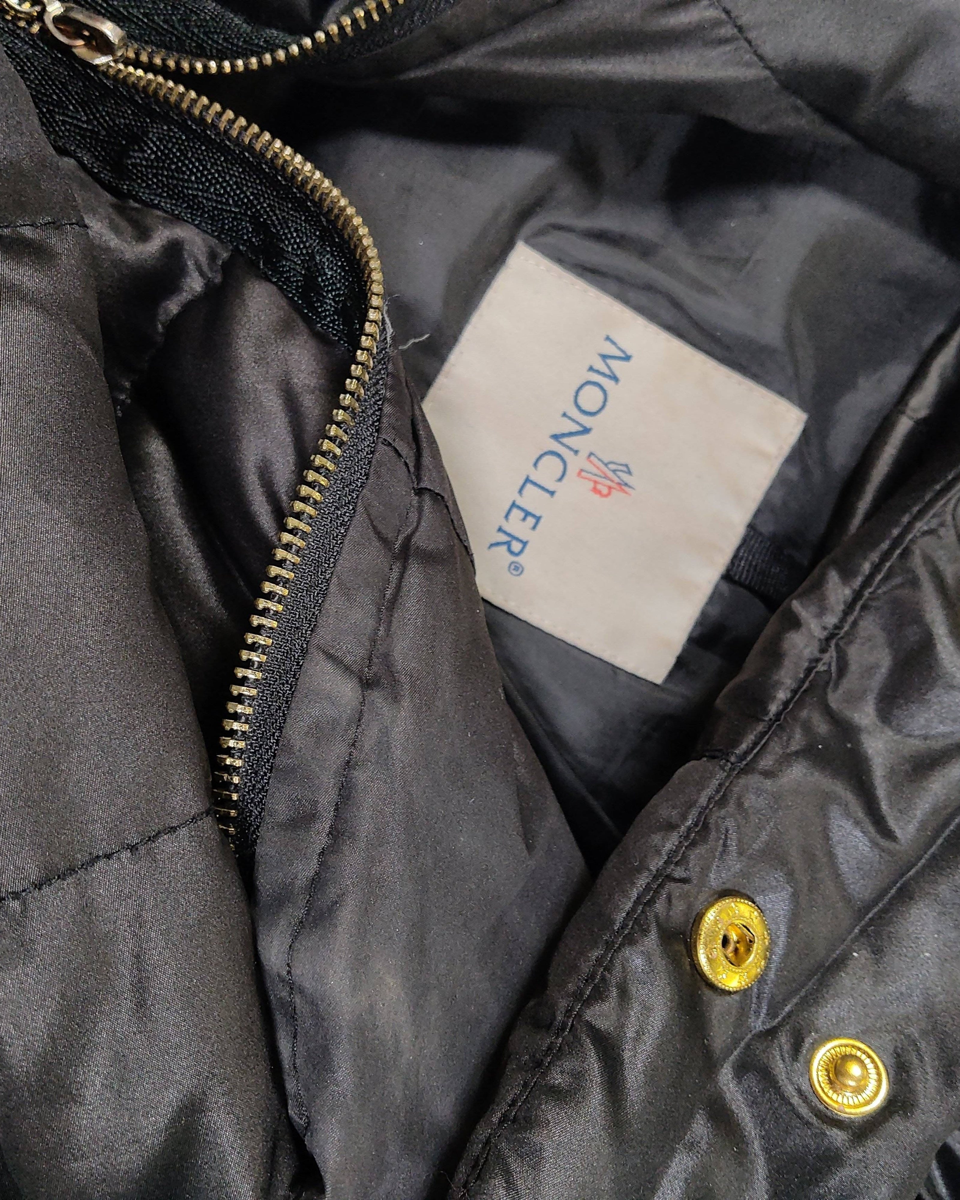 Extra-2 Vintage 2000s MONCLER Puffer Jacket – Black Quilted Belted