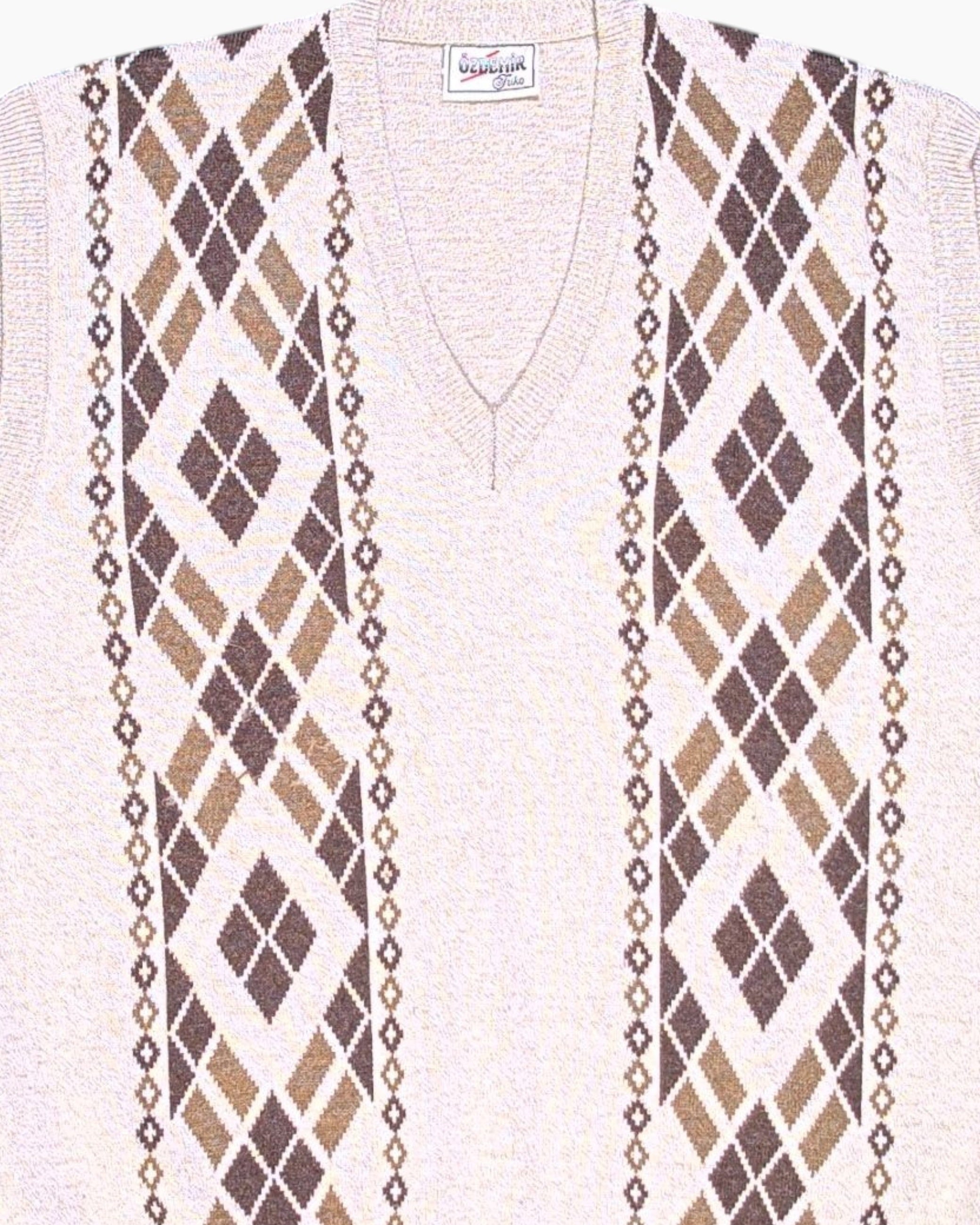 Front-detail-1 Vintage 80s/90s ÖZDEMİR Triko Sleeveless Knit Vest – Beige Argyle
