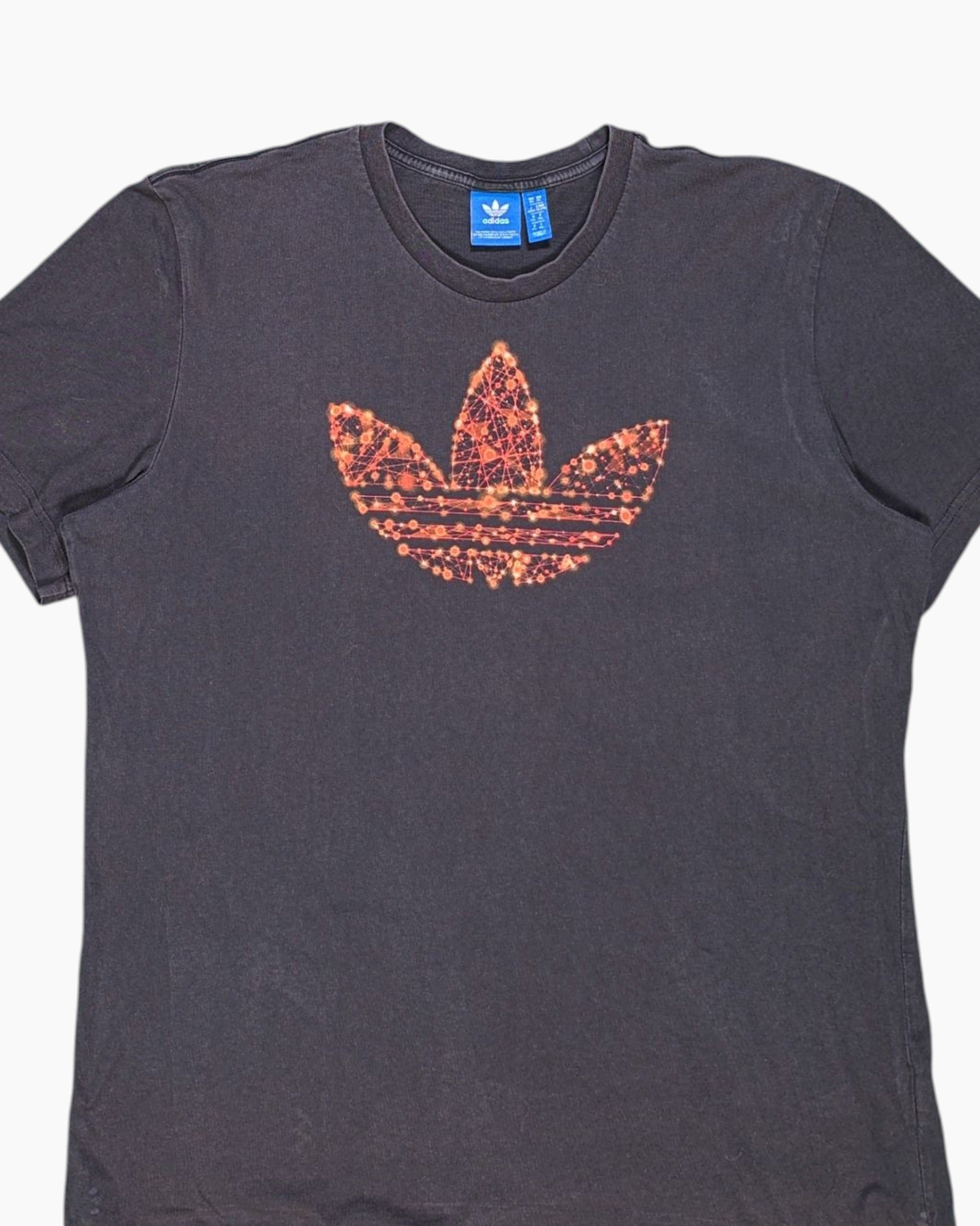 Front-detail-1 Pre-owned adidas Graphic T-Shirt – Black Front Print