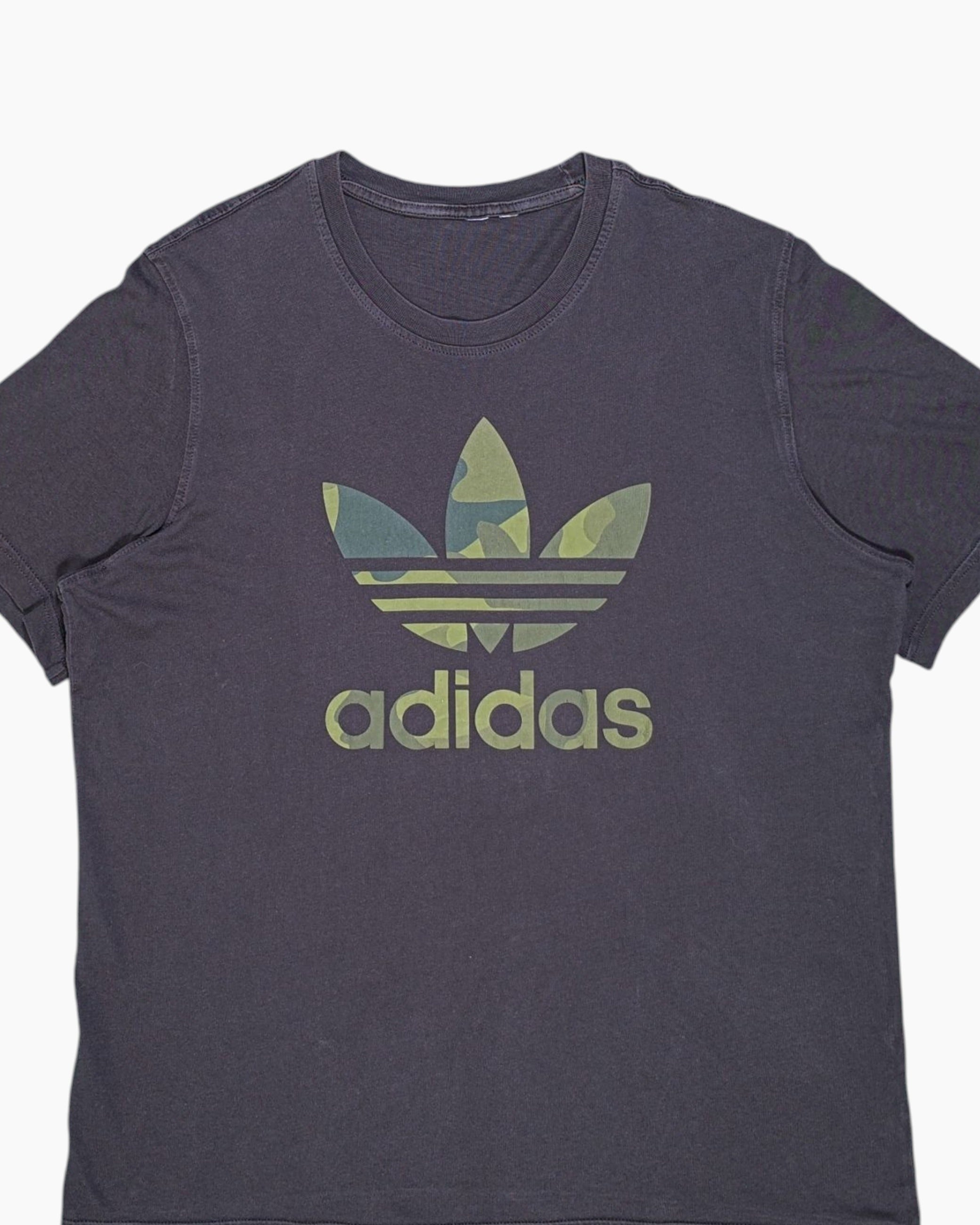Front-detail-1 Pre-owned adidas Graphic T-Shirt – Black Vertical Trefoil Print