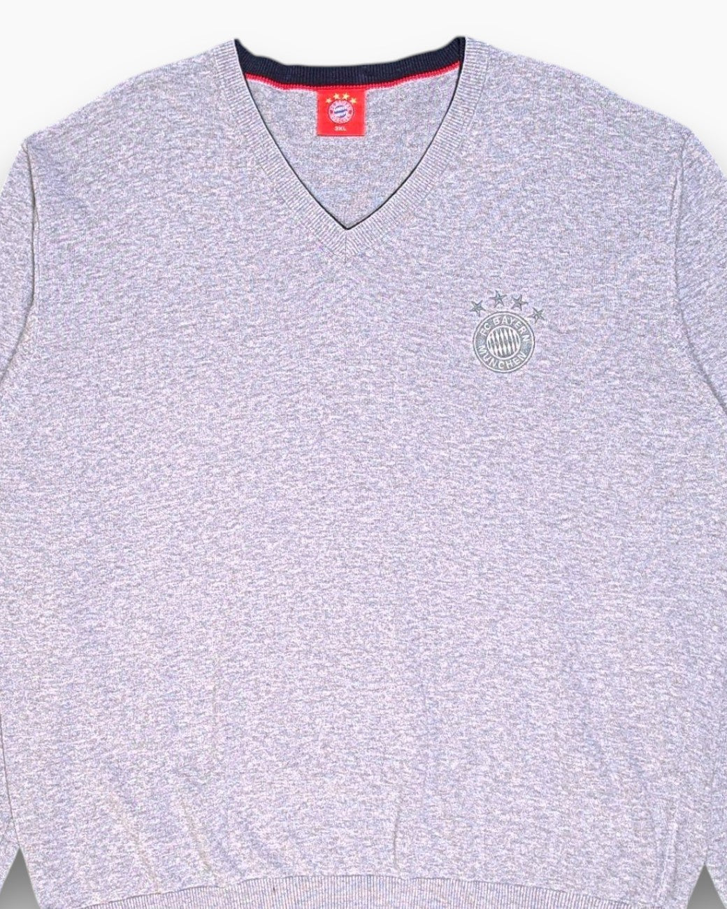 Front-detail-1 Pre-owned FC BAYERN MUNCHEN Pullover Sweater – Gray V‑neck with Crest