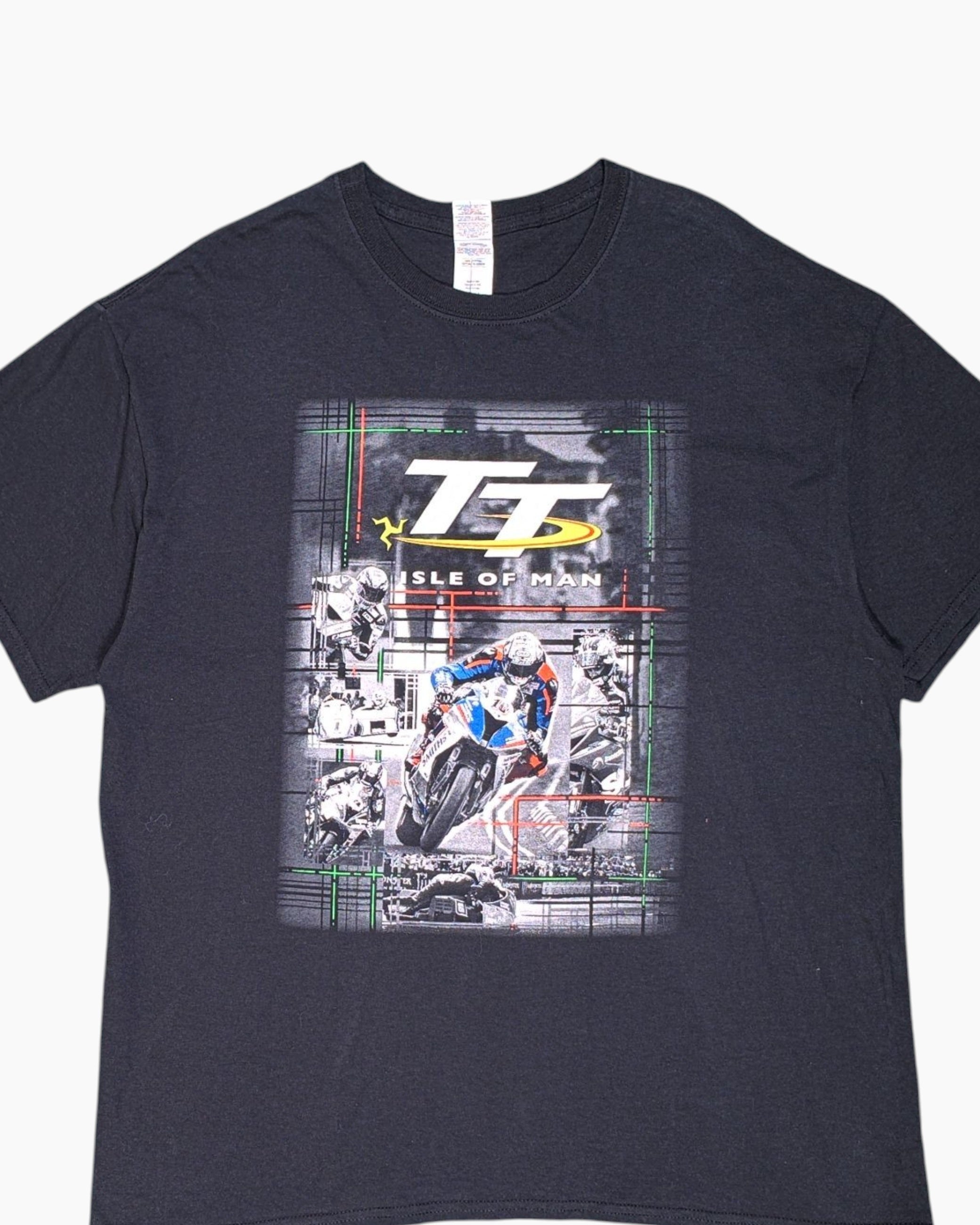 Front-detail-1 Pre-owned GILDAN Graphic T-Shirt – Black Isle of Man TT Backlist