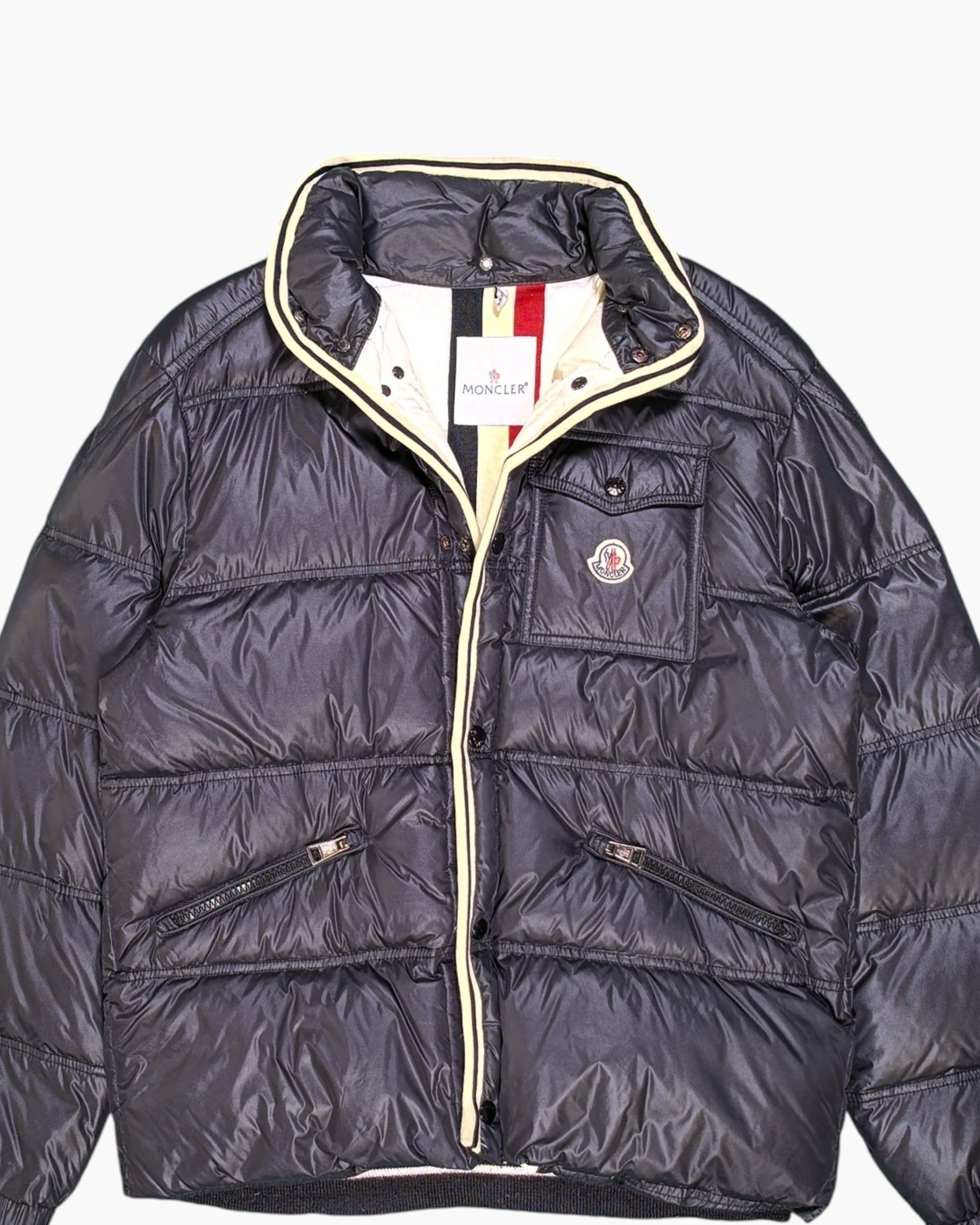 Front-detail-1 Pre-owned MONCLER Puffer Jacket – Black Quilted Down