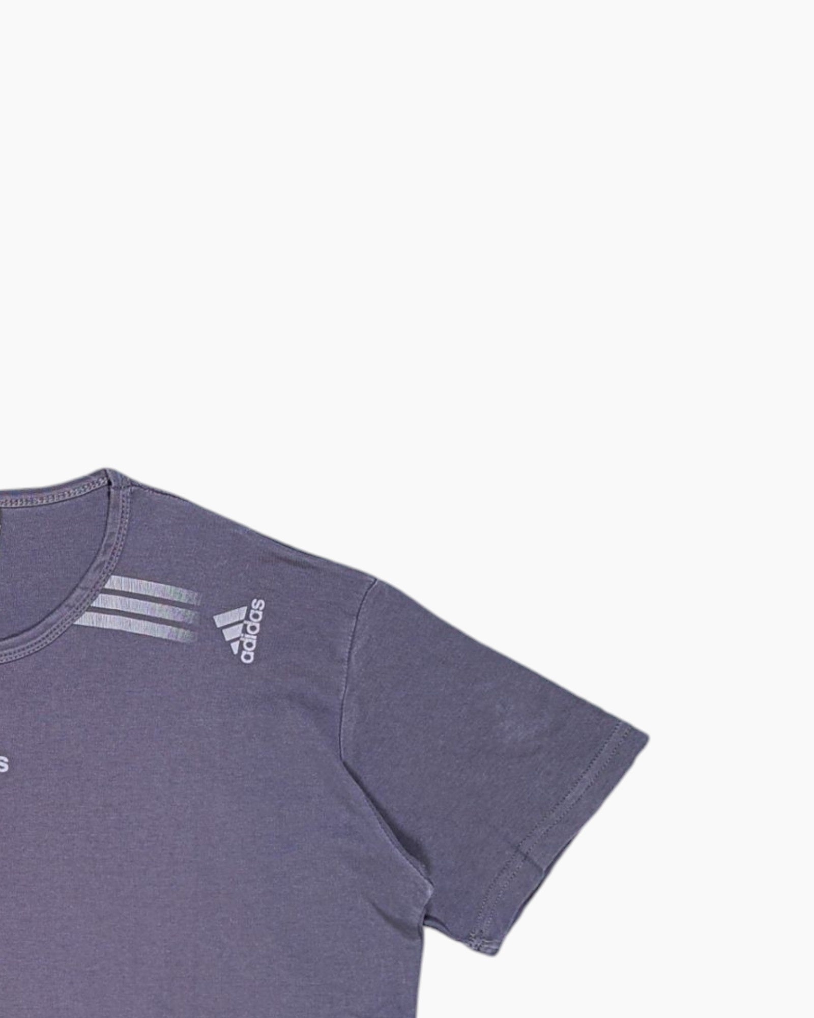 Front-detail-2 Vintage 2000s adidas Graphic T-Shirt – Gray Printed Side Graphic