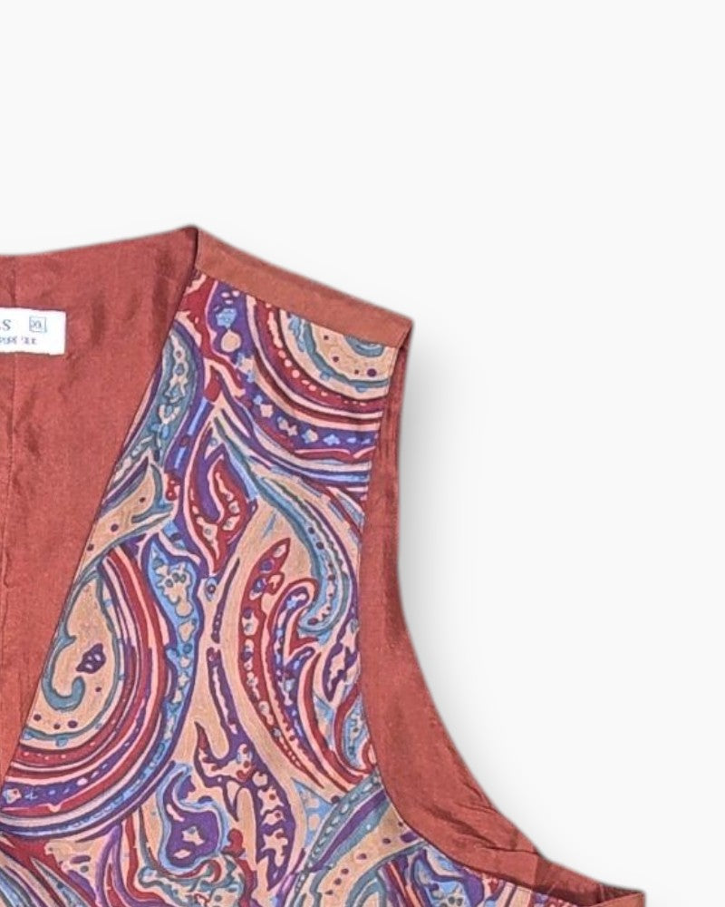 Front-detail-2 Pre-owned B/s Sleeveless Blouse – Multicolor Paisley