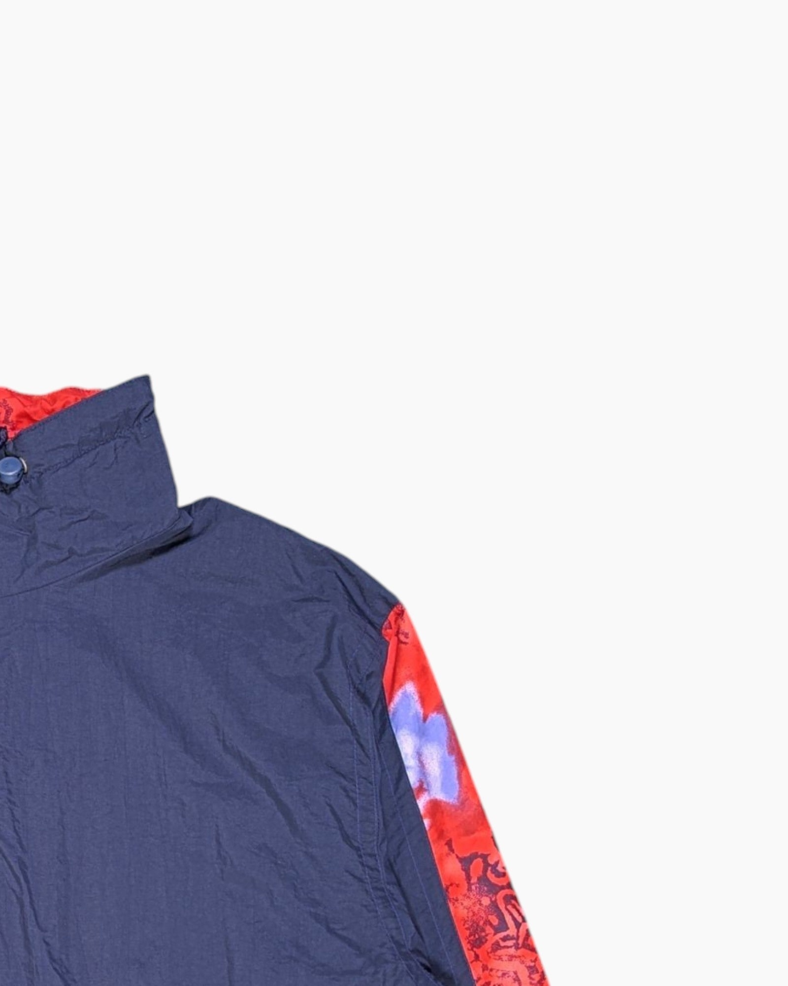 Front-detail-2 Vintage 80s/90s etirel Windbreaker Jacket – Navy with Red Airbrush Panels