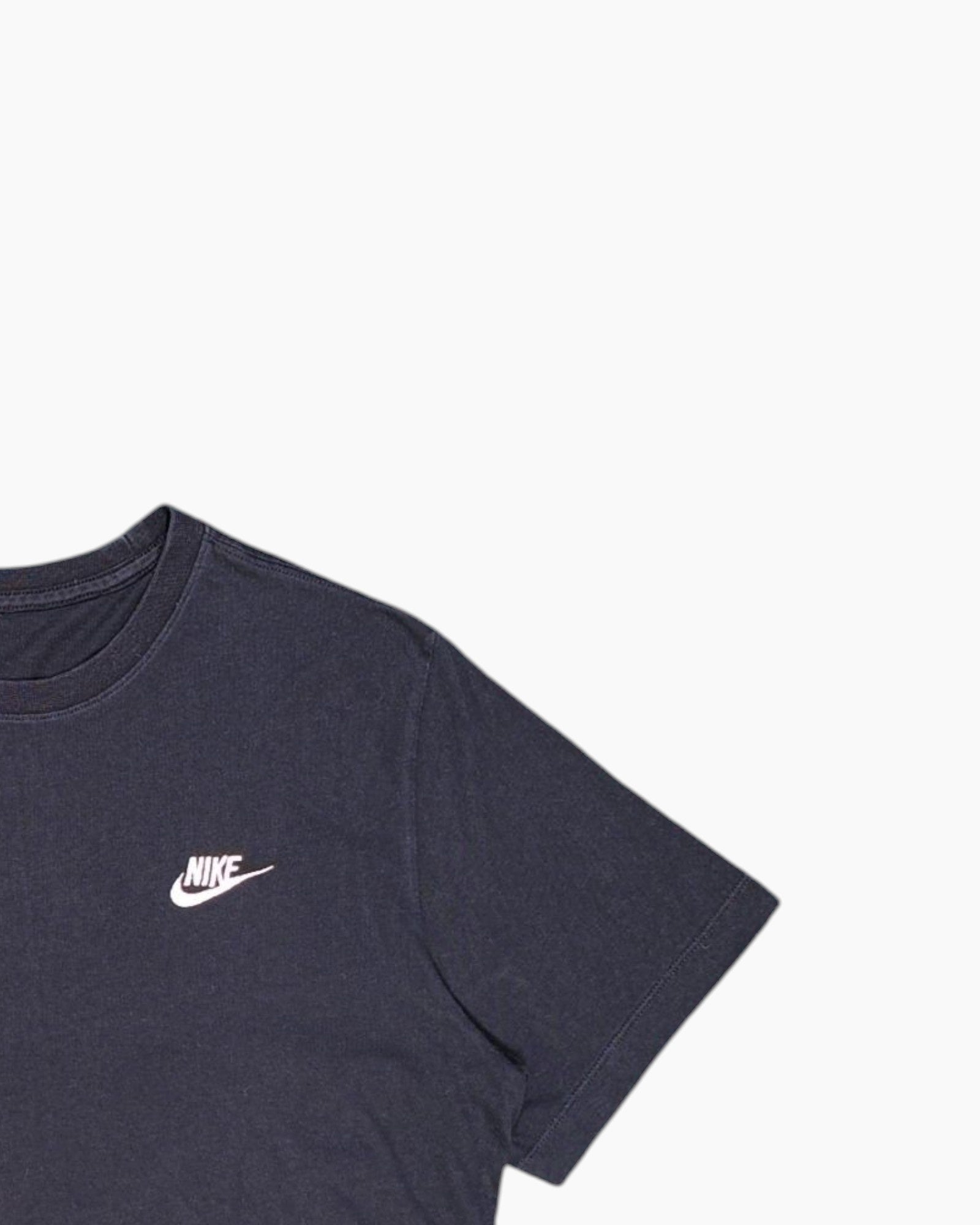 Front-detail-2 Pre-owned Nike Graphic T-Shirt – Black Small Swoosh