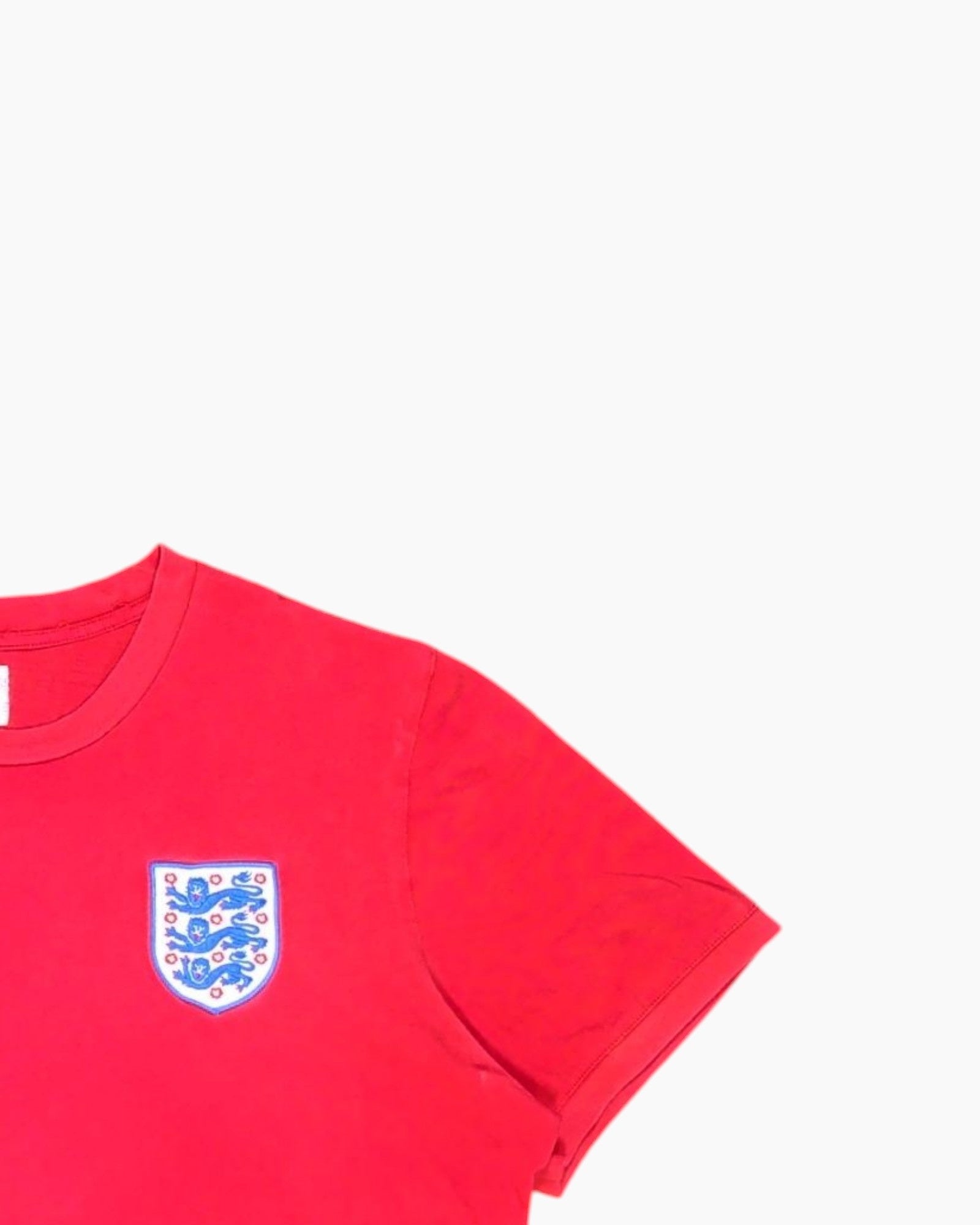 Front-detail-2 Pre-owned Umbro Graphic T-Shirt – Red Chest Logo (XL)