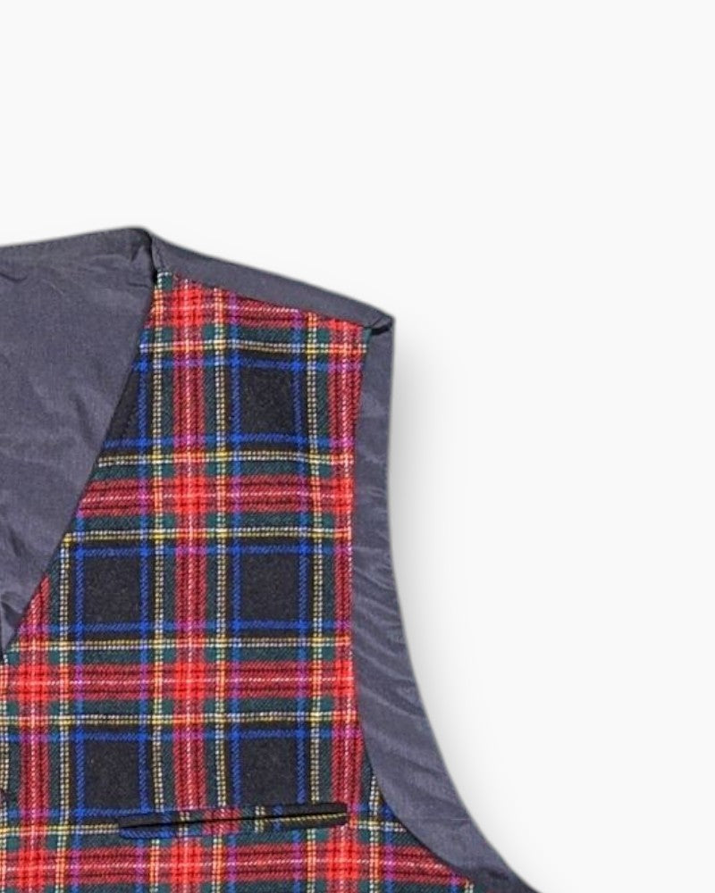 Front-detail-2 Vintage 90s/2000s Unknown Waistcoat (Vest) – Checkered Tartan
