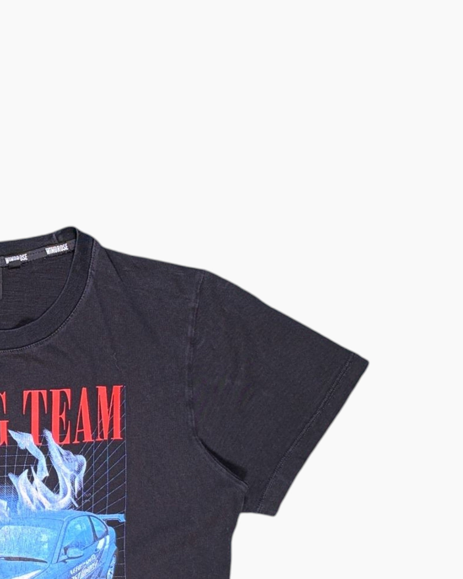 Front-detail-2 Pre-owned WINDROSE Graphic T-Shirt – Black Racing-Car Print