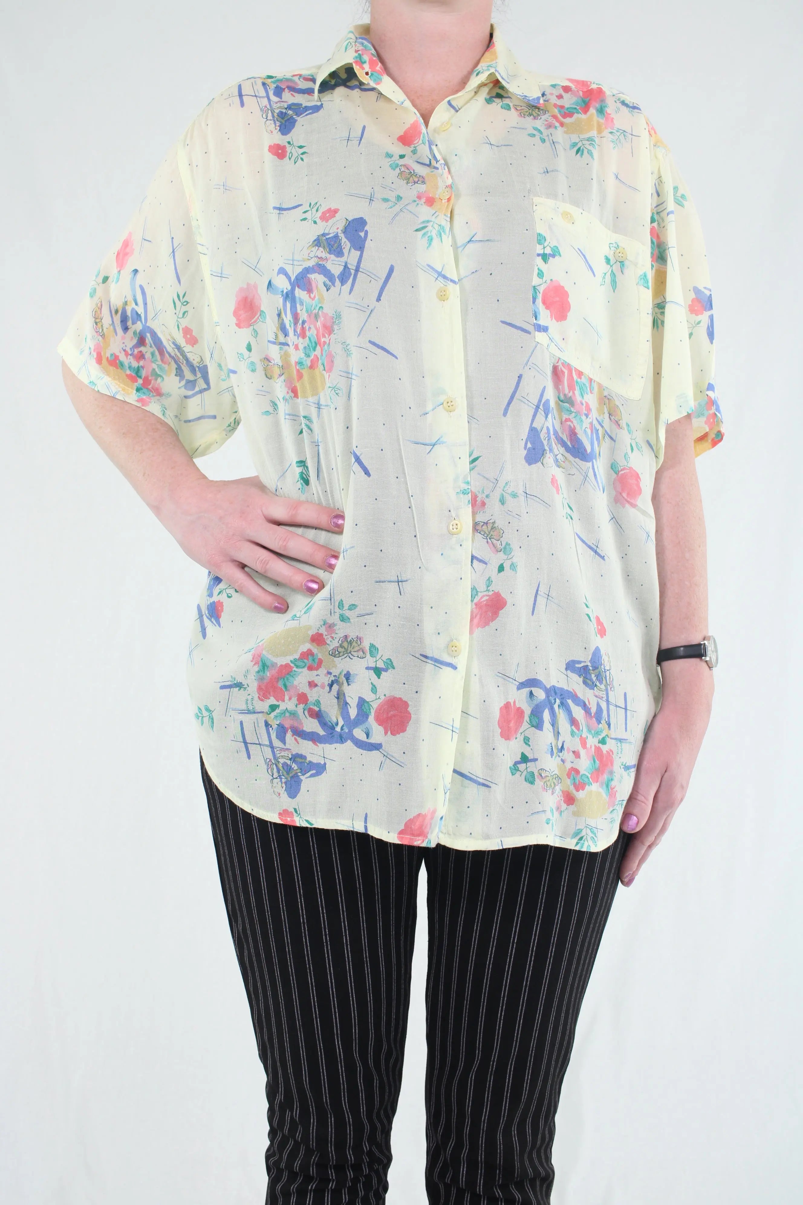 4 Seasons - Vintage Patterned Short Sleeve Blouse- ThriftTale.com - Vintage and second handclothing