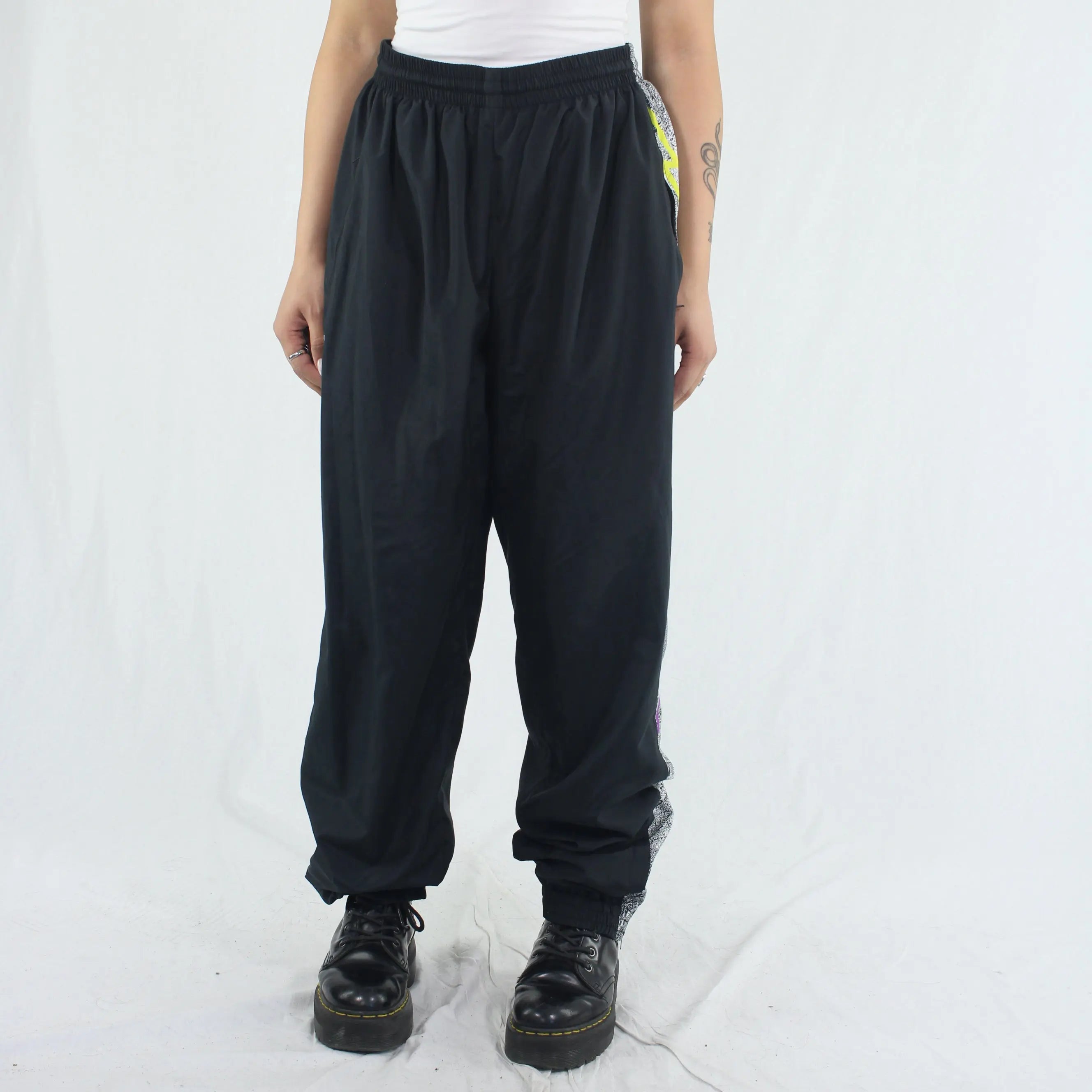 Adidas - 80s Joggers by Adidas- ThriftTale.com - Vintage and second handclothing