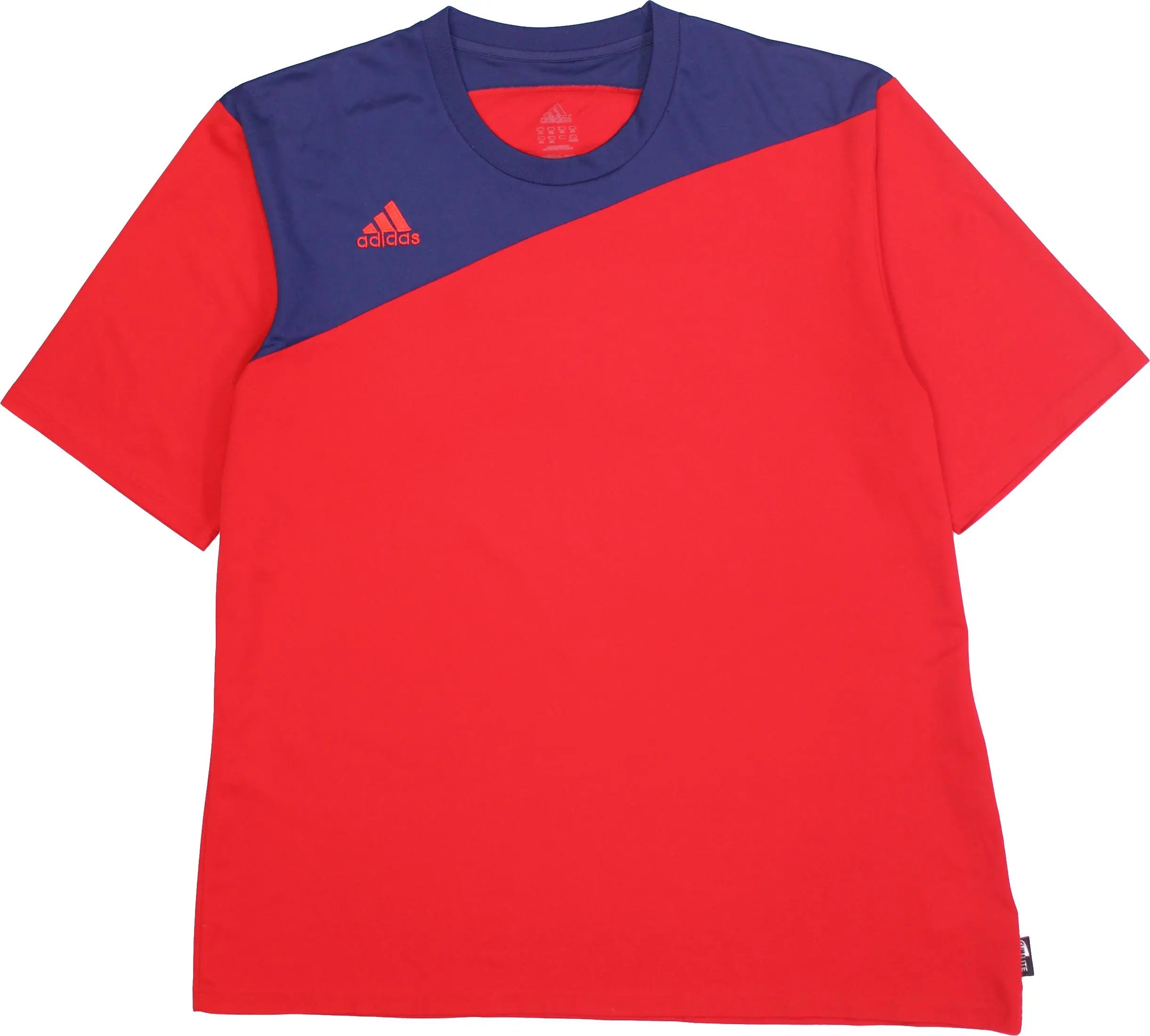 Adidas - Red T-shirt by Adidas- ThriftTale.com - Vintage and second handclothing