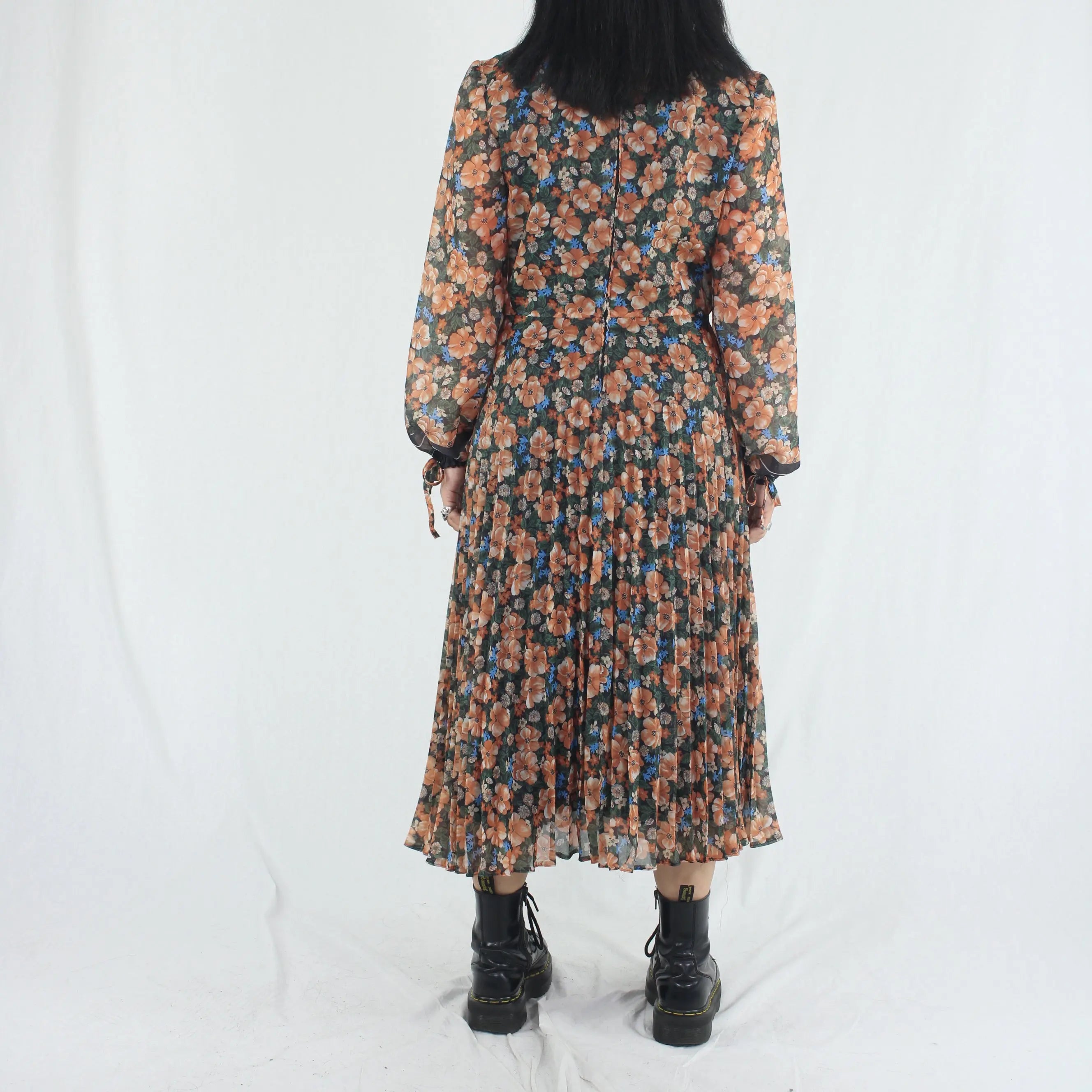 C&A - 70s Dress with Floral Print- ThriftTale.com - Vintage and second handclothing