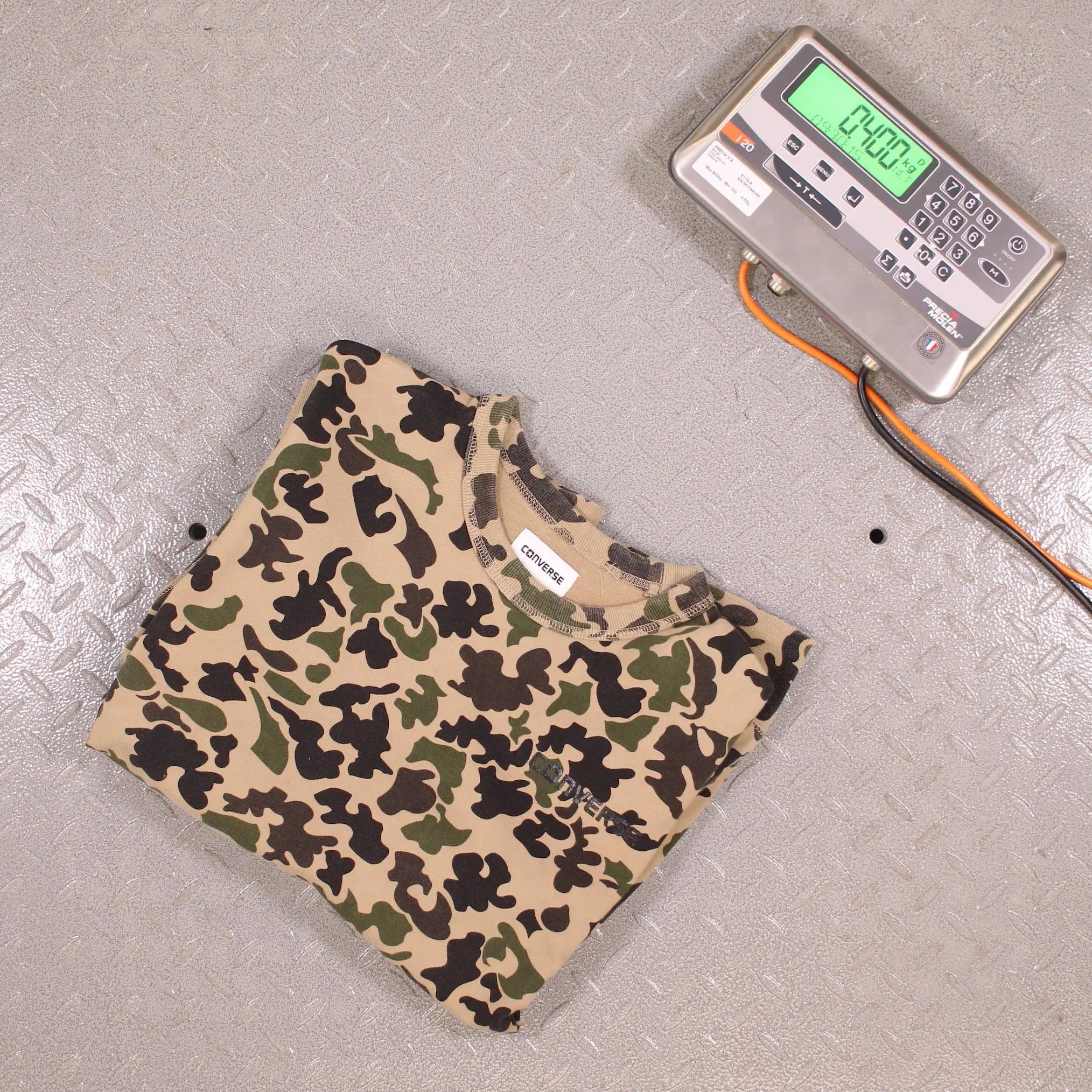 Converse - Camouflage Sweater by Converse- ThriftTale.com - Vintage and second handclothing