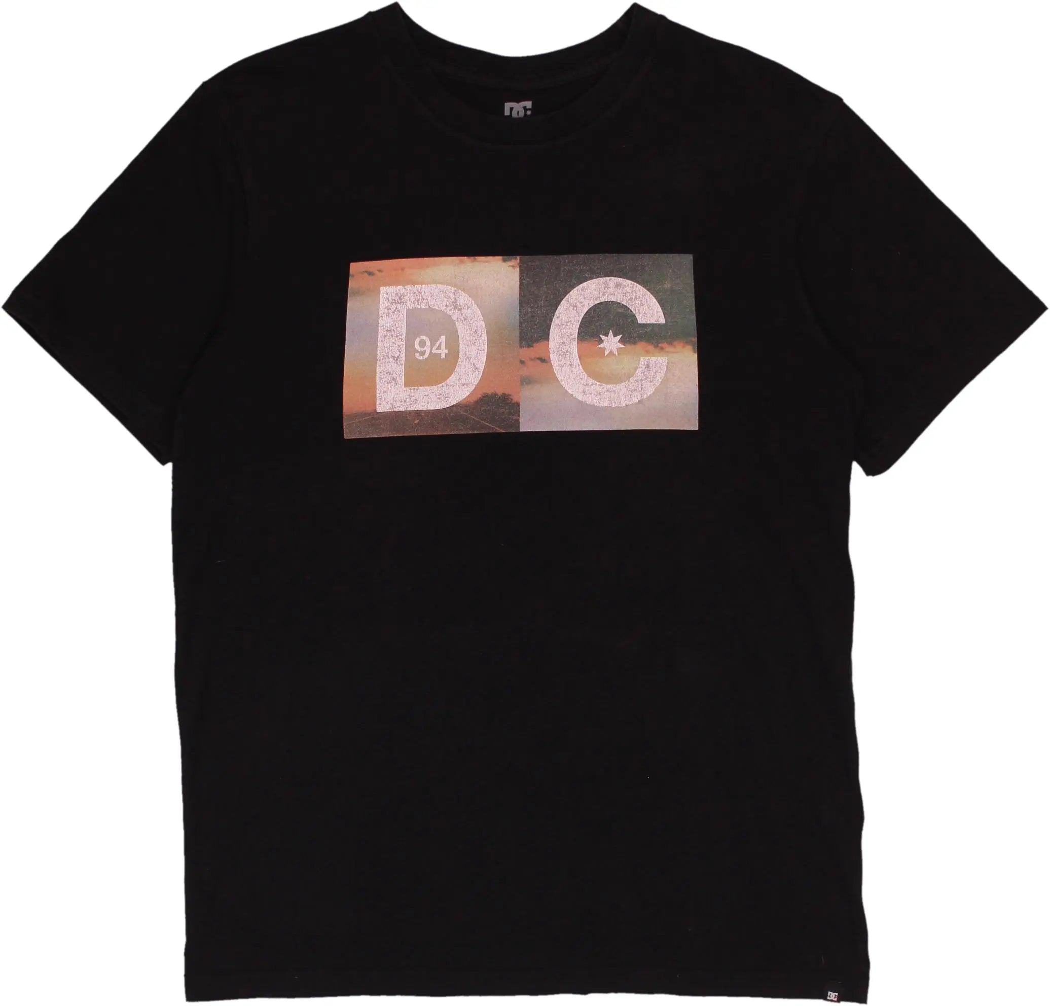 DC - DC T-shirt- ThriftTale.com - Vintage and second handclothing