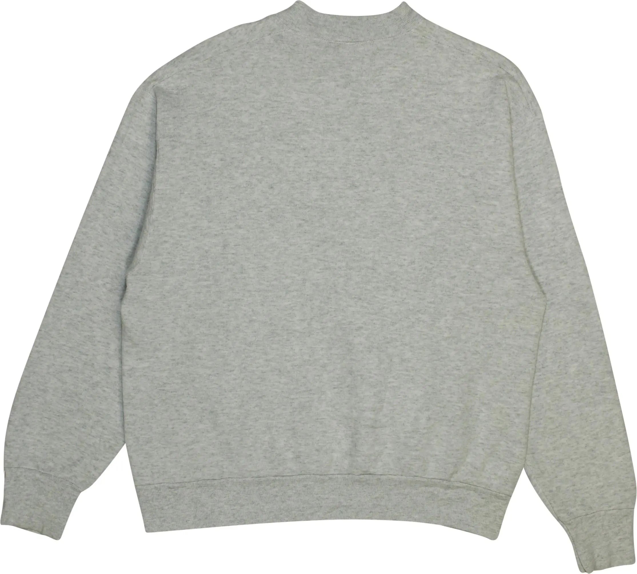 Fruit of the Loom - 90s Grey Sweater- ThriftTale.com - Vintage and second handclothing