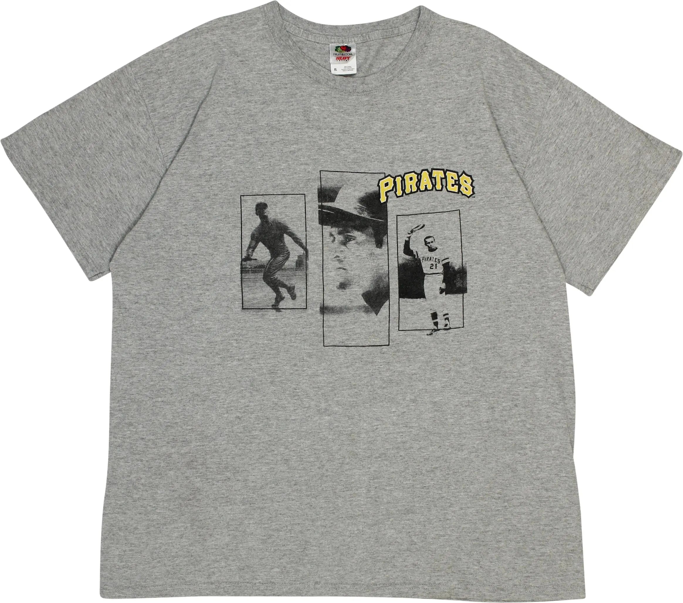 Fruit of the Loom - Pirates Baseball T-Shirt- ThriftTale.com - Vintage and second handclothing