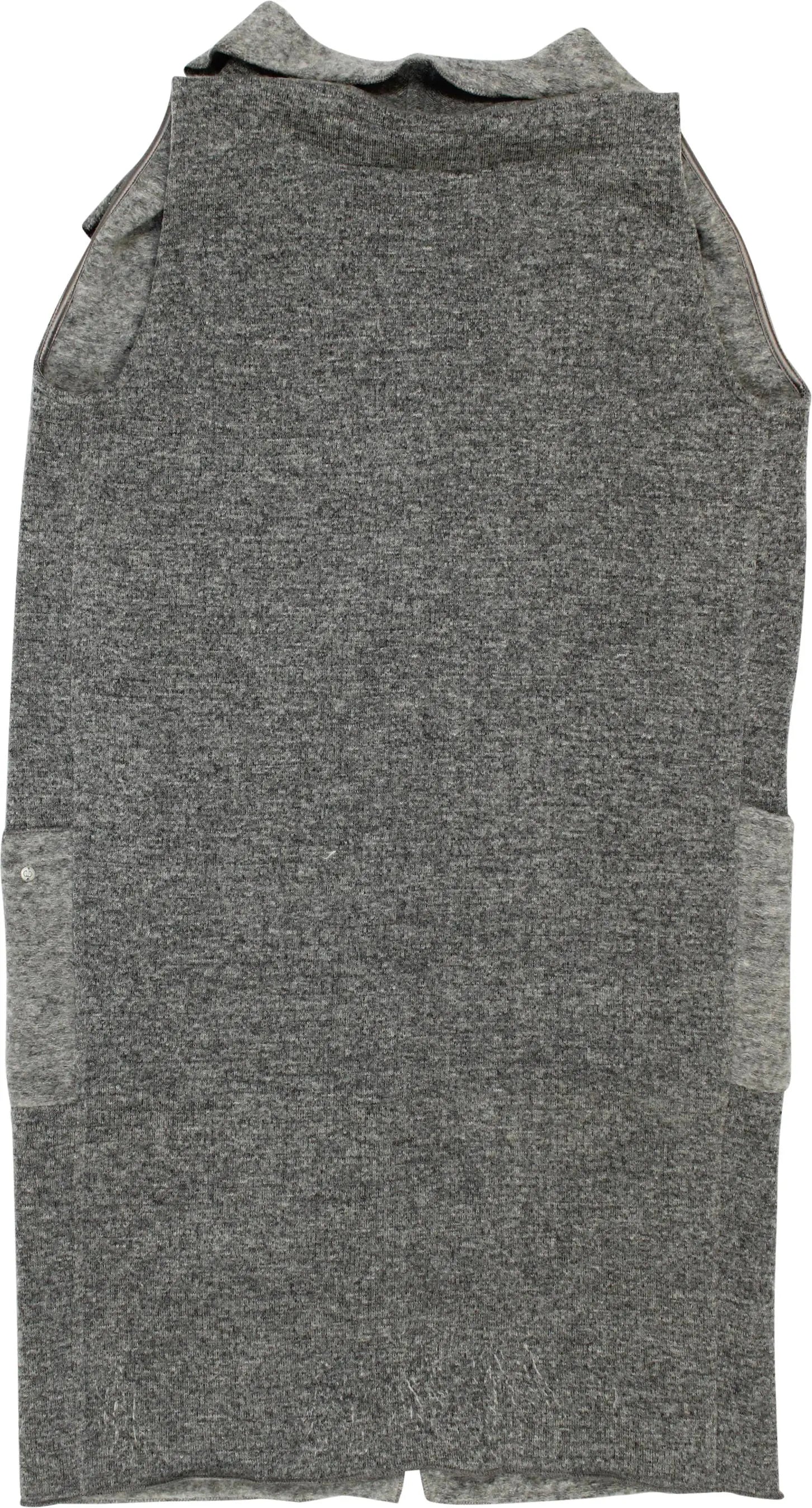 Gerry Weber - Grey Plain Draped Vest- ThriftTale.com - Vintage and second handclothing
