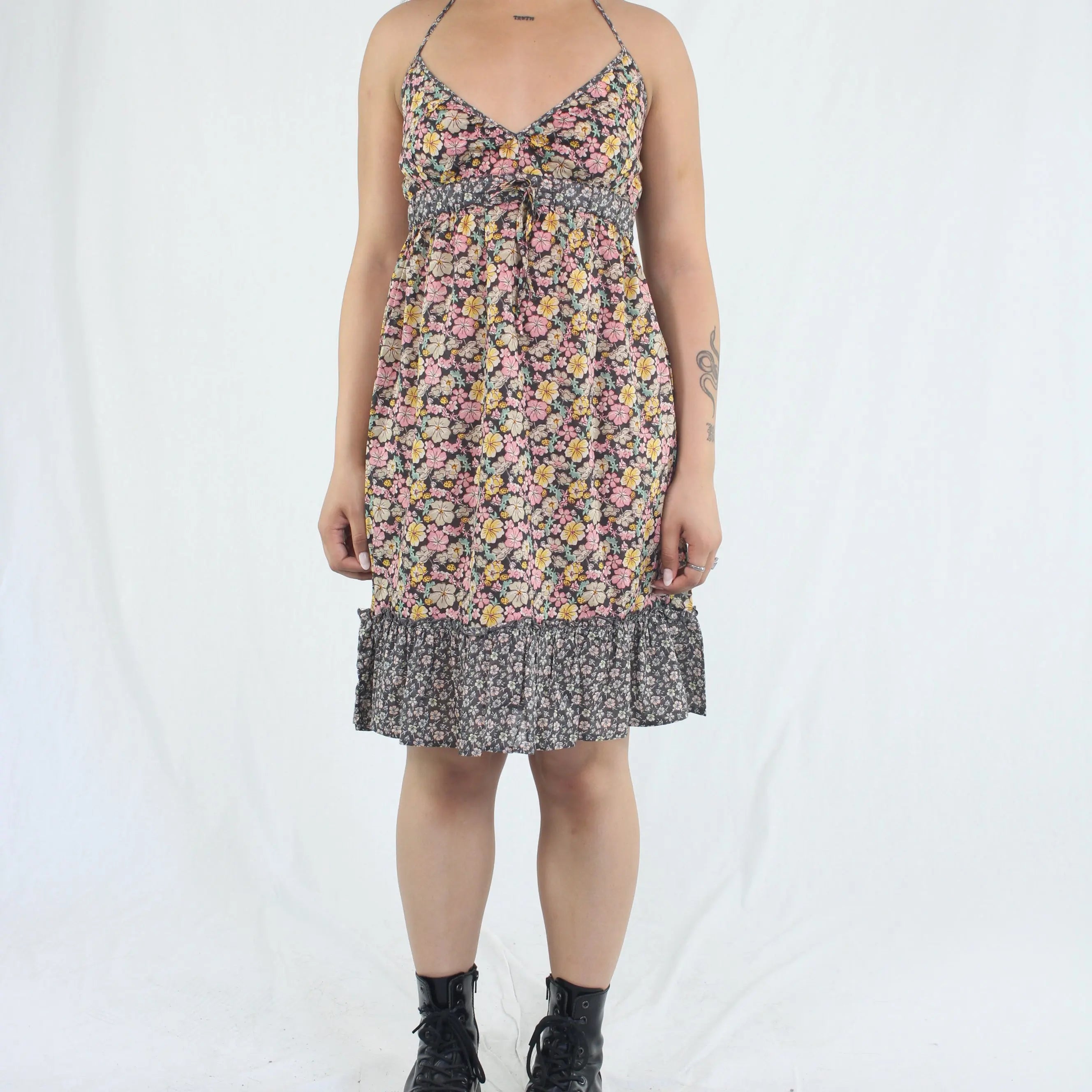 H&M - Cute Floral Dress- ThriftTale.com - Vintage and second handclothing
