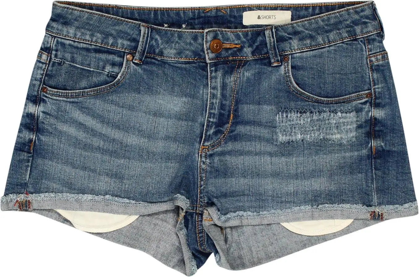 H&M - Denim Shorts- ThriftTale.com - Vintage and second handclothing