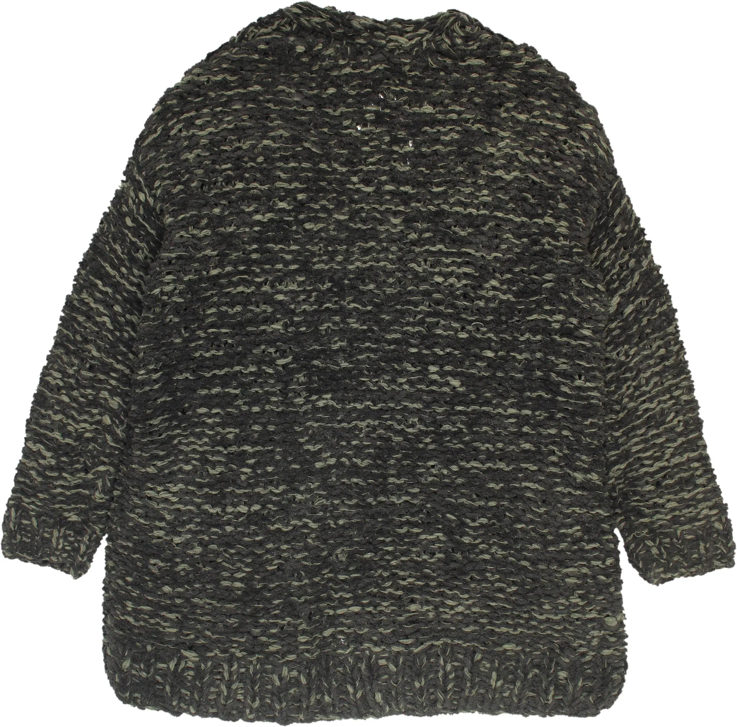 H&M - Rough Knitted Cardigan- ThriftTale.com - Vintage and second handclothing