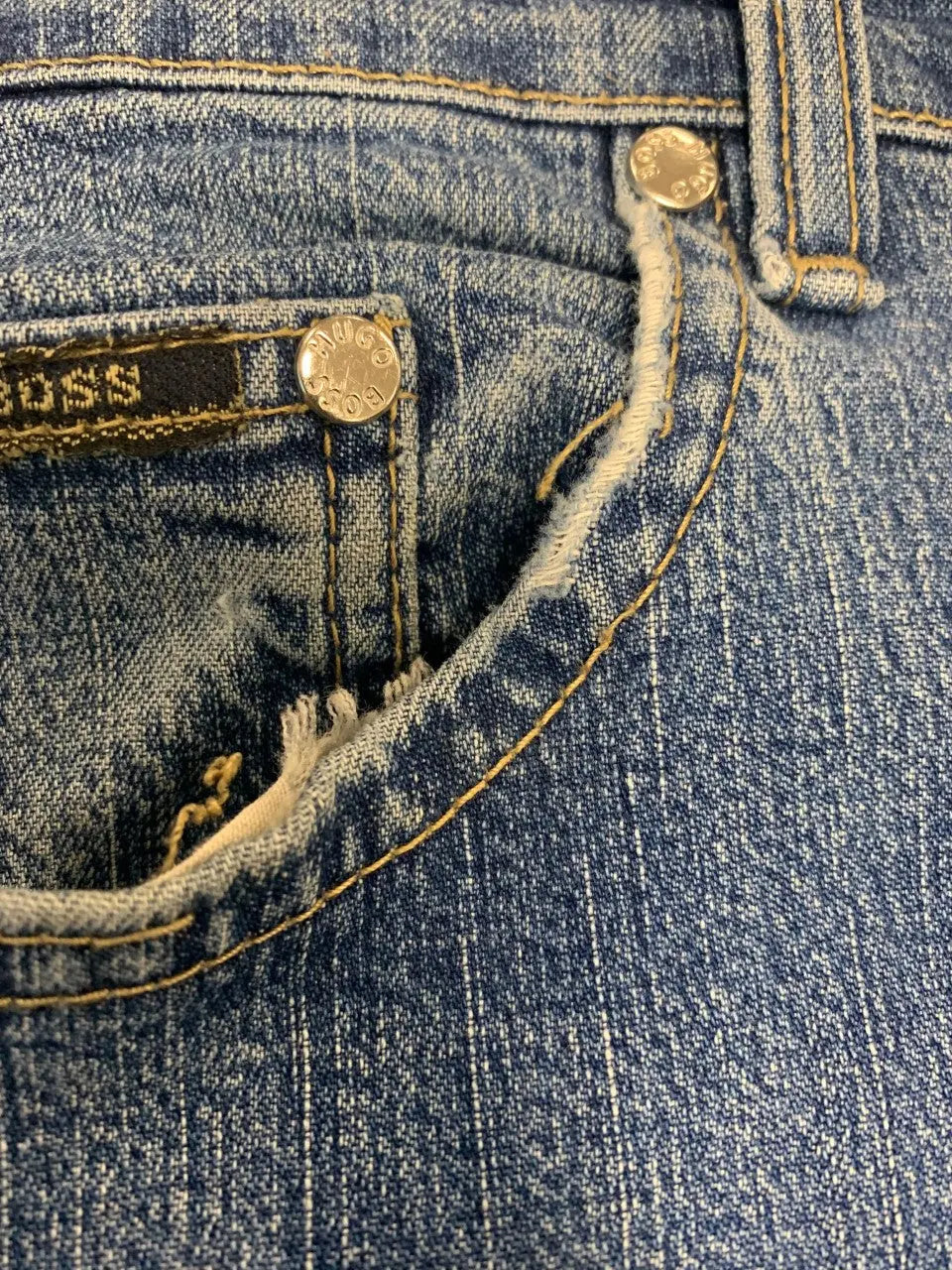 Hugo Boss - Hugo Boss Alabama Straight Fit Jeans- ThriftTale.com - Vintage and second handclothing