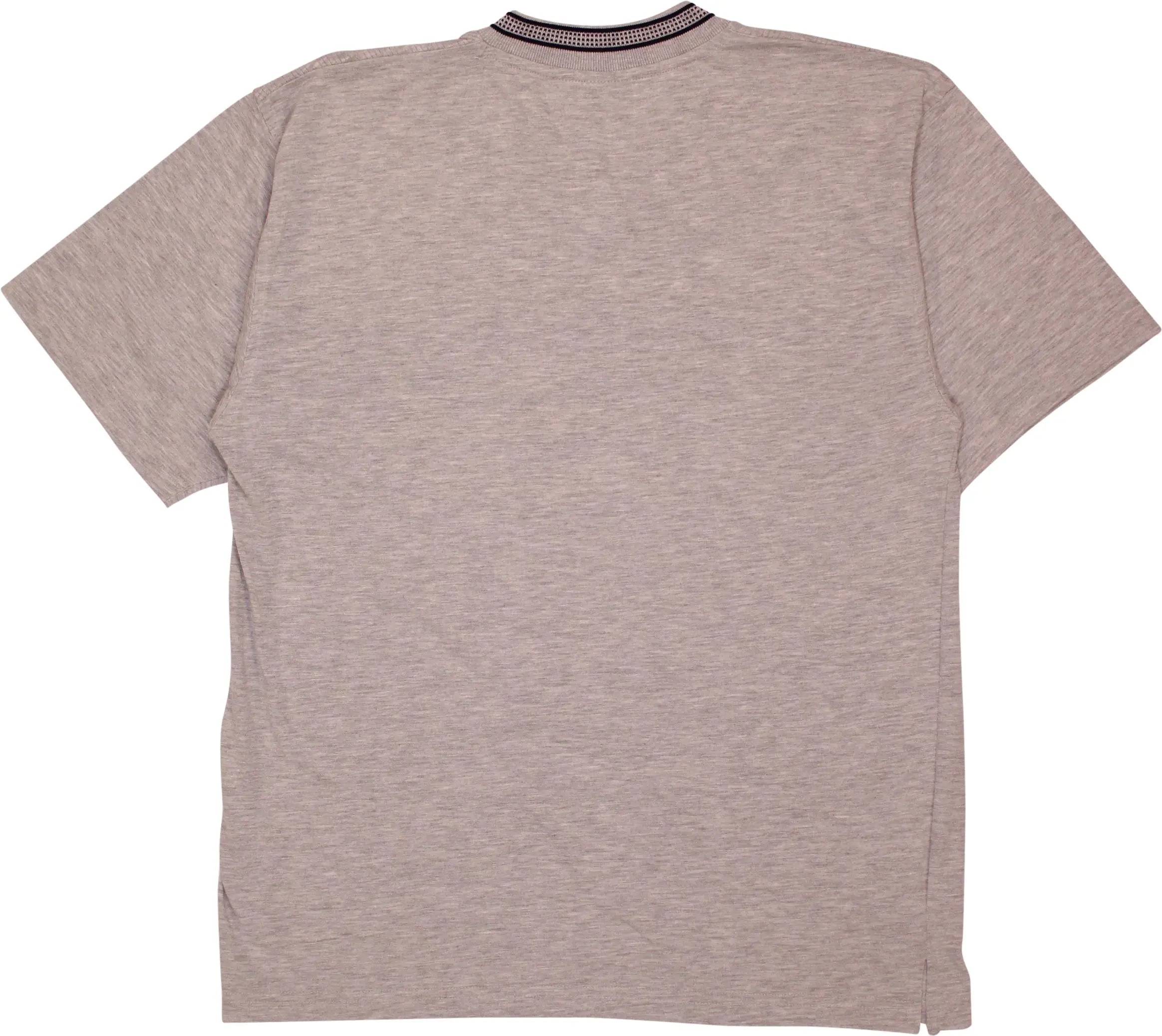 Hugo Boss - Vintage Grey T-shirt by Hugo Boss- ThriftTale.com - Vintage and second handclothing