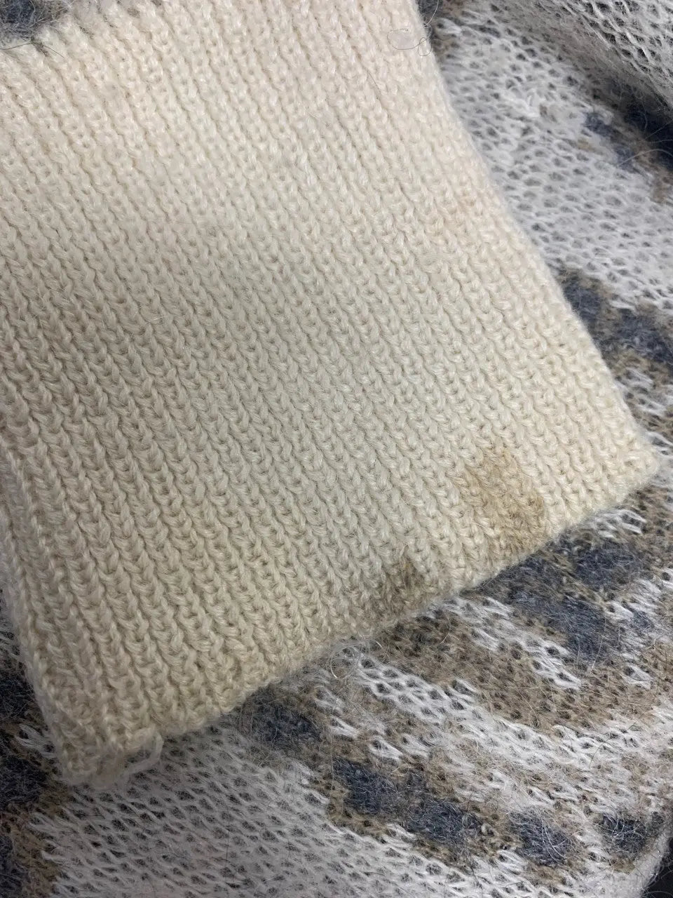 Lambers - 90s Wool Blend Jumper- ThriftTale.com - Vintage and second handclothing