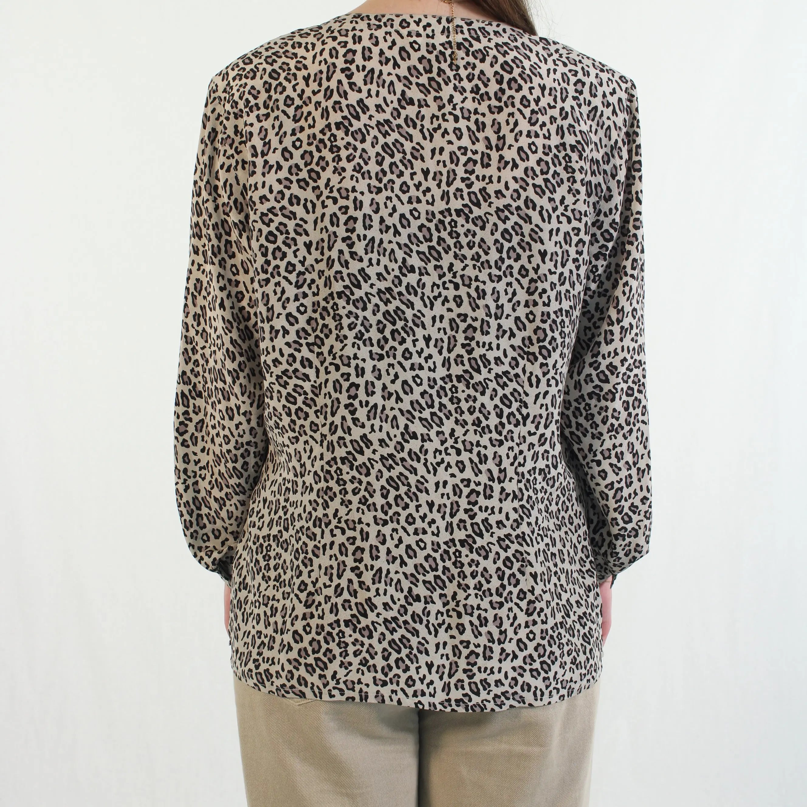Monte Napolehe - 100% Silk Long Sleeve Top with Panther Print- ThriftTale.com - Vintage and second handclothing
