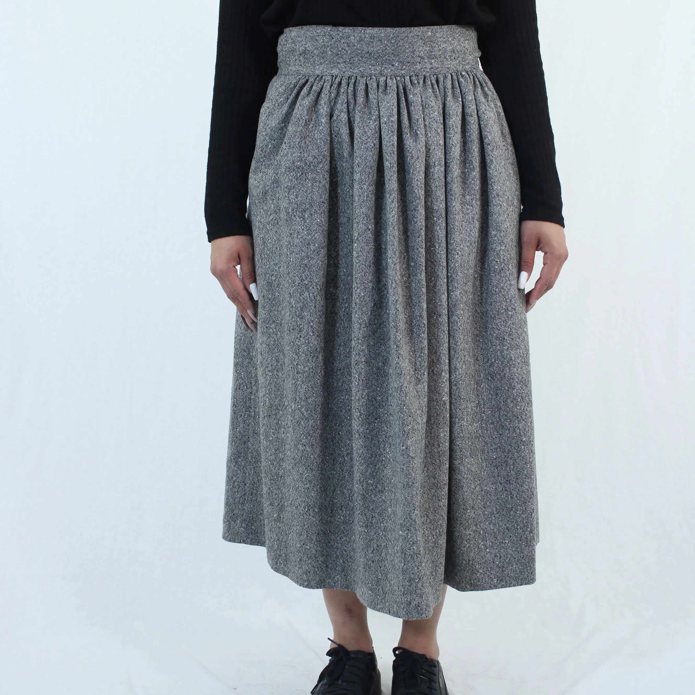 Paola Cerutti - 100% Wool Midi Skirt- ThriftTale.com - Vintage and second handclothing