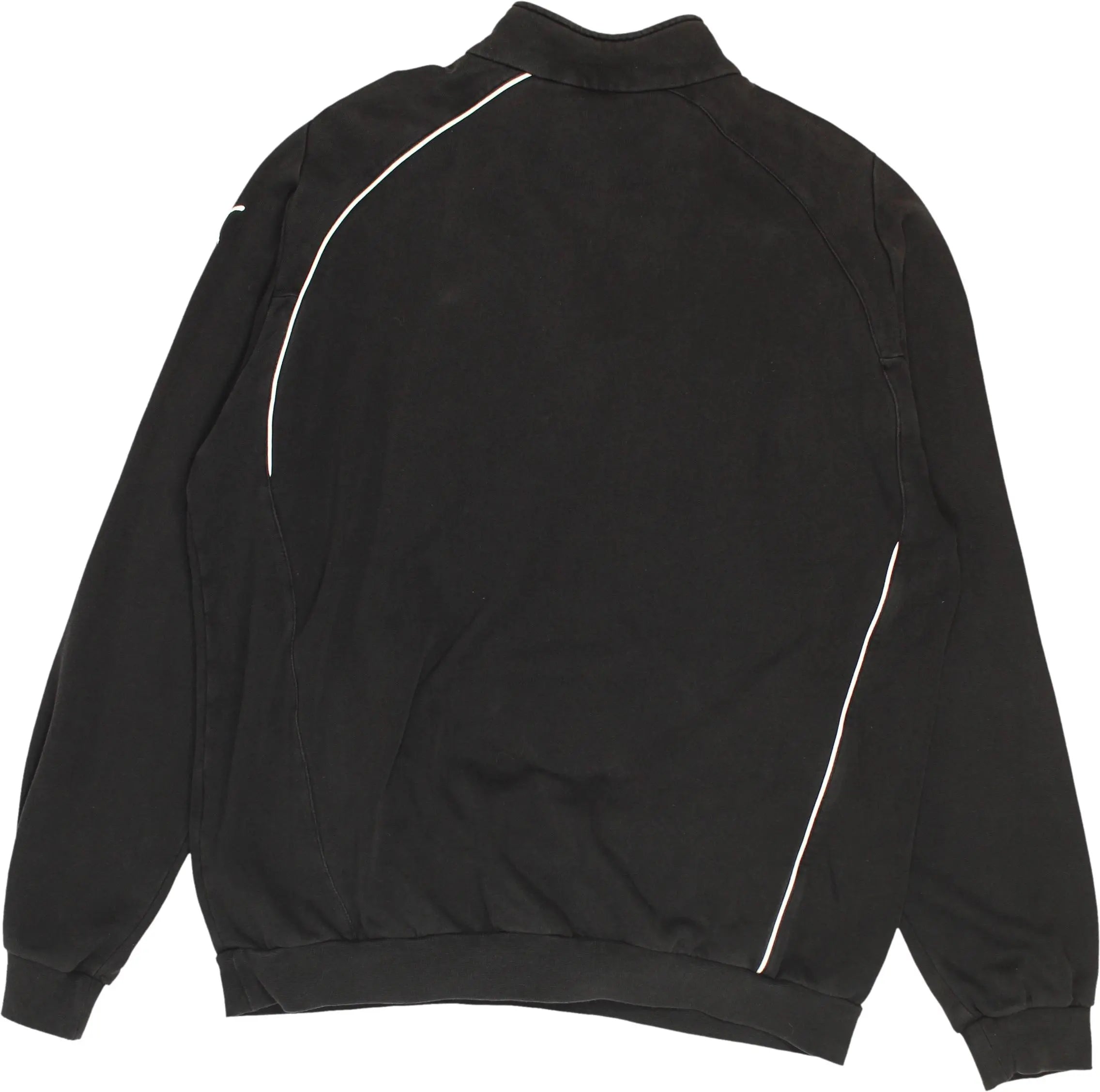 Puma - Black Puma zip-up hoodie- ThriftTale.com - Vintage and second handclothing