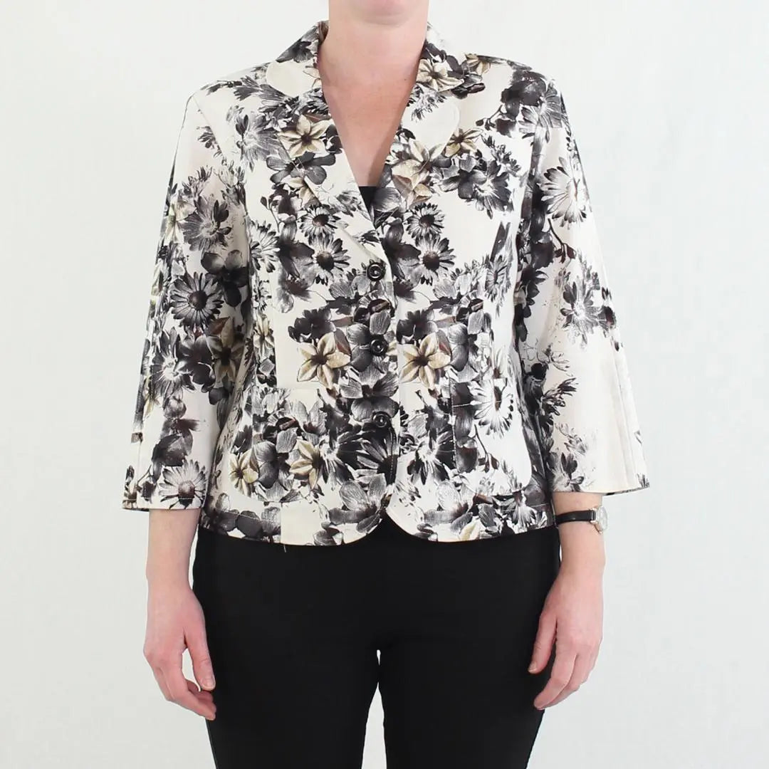 RK Collection - Linen Floral Blazer- ThriftTale.com - Vintage and second handclothing