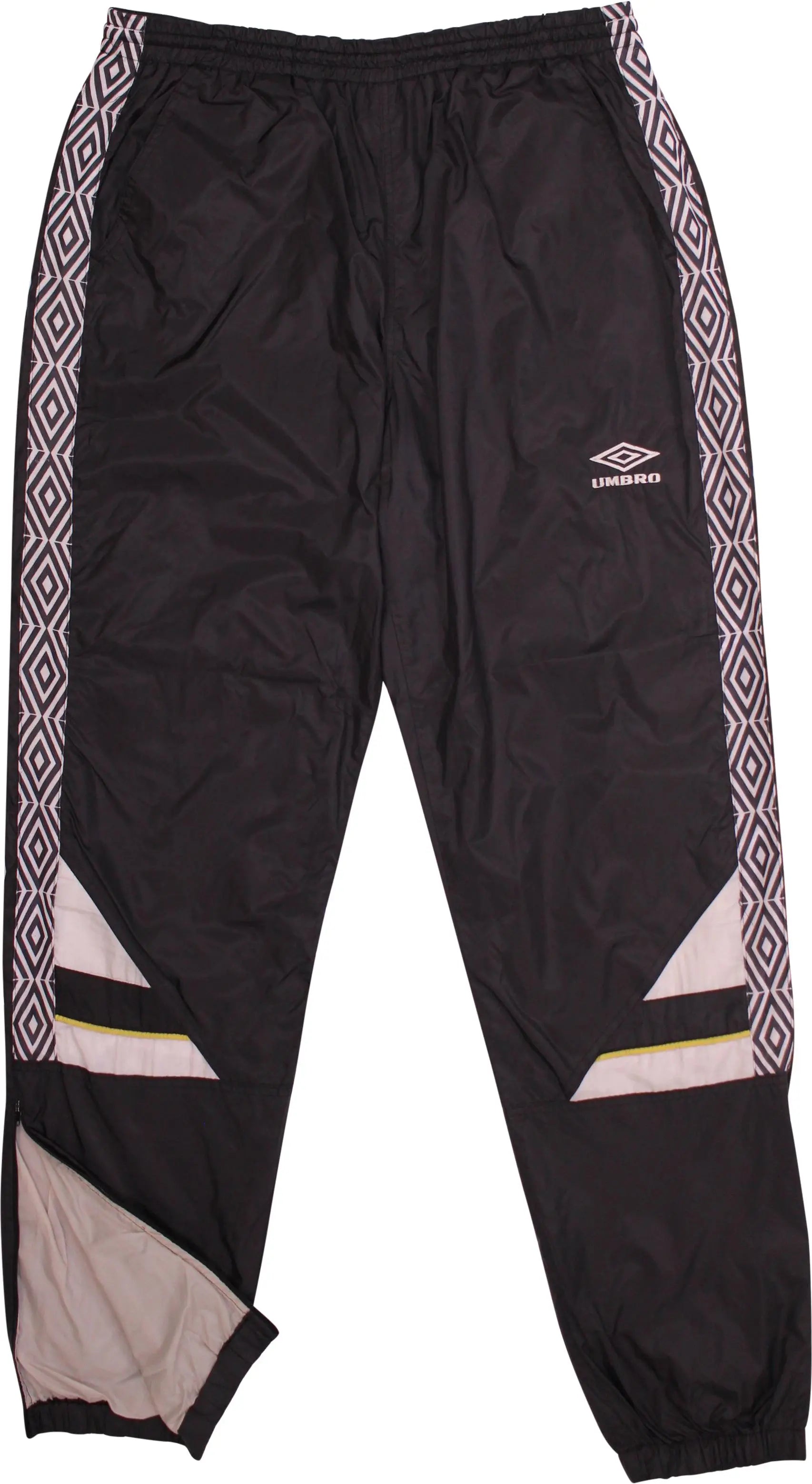 Umbro - Black Track Pants by Umbro- ThriftTale.com - Vintage and second handclothing