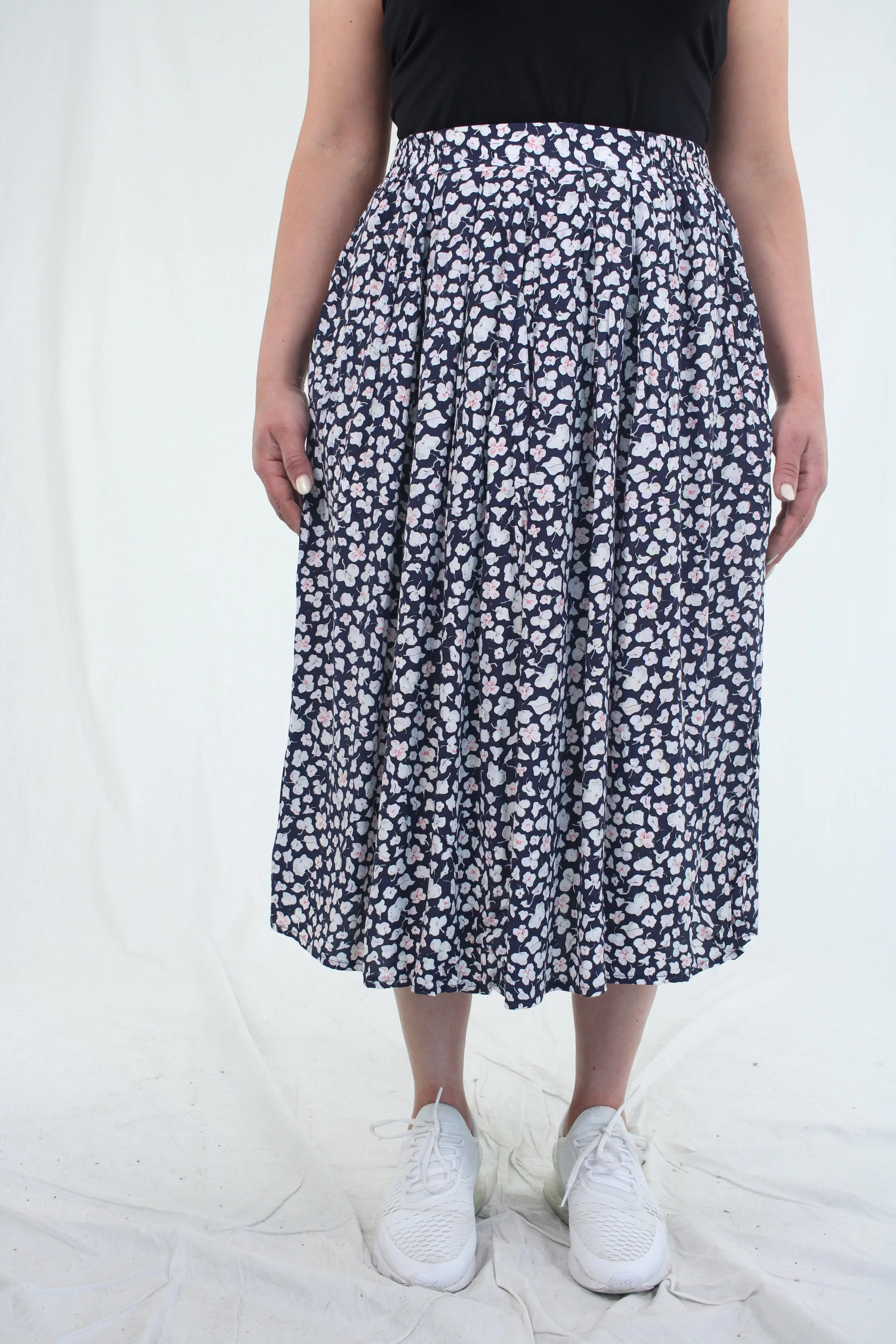 Unknown - Vintage Floral Skirt- ThriftTale.com - Vintage and second handclothing