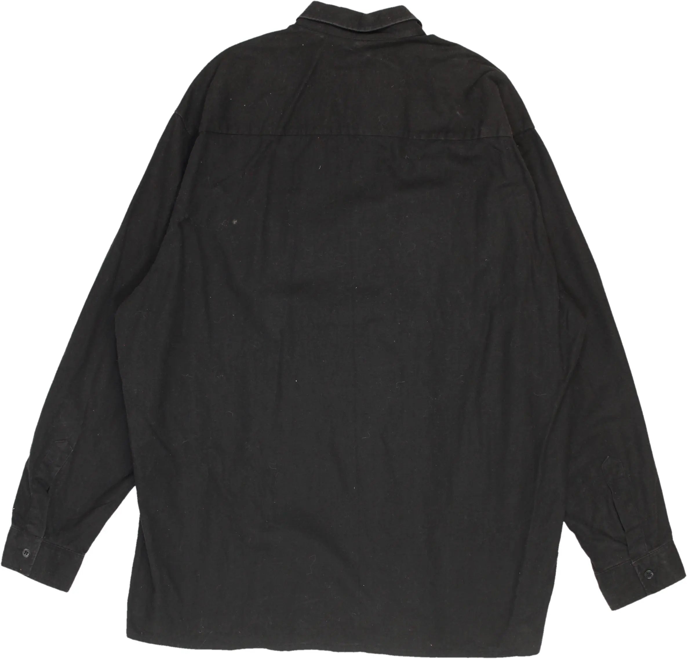 Wilma Breuer - Black Shirt- ThriftTale.com - Vintage and second handclothing