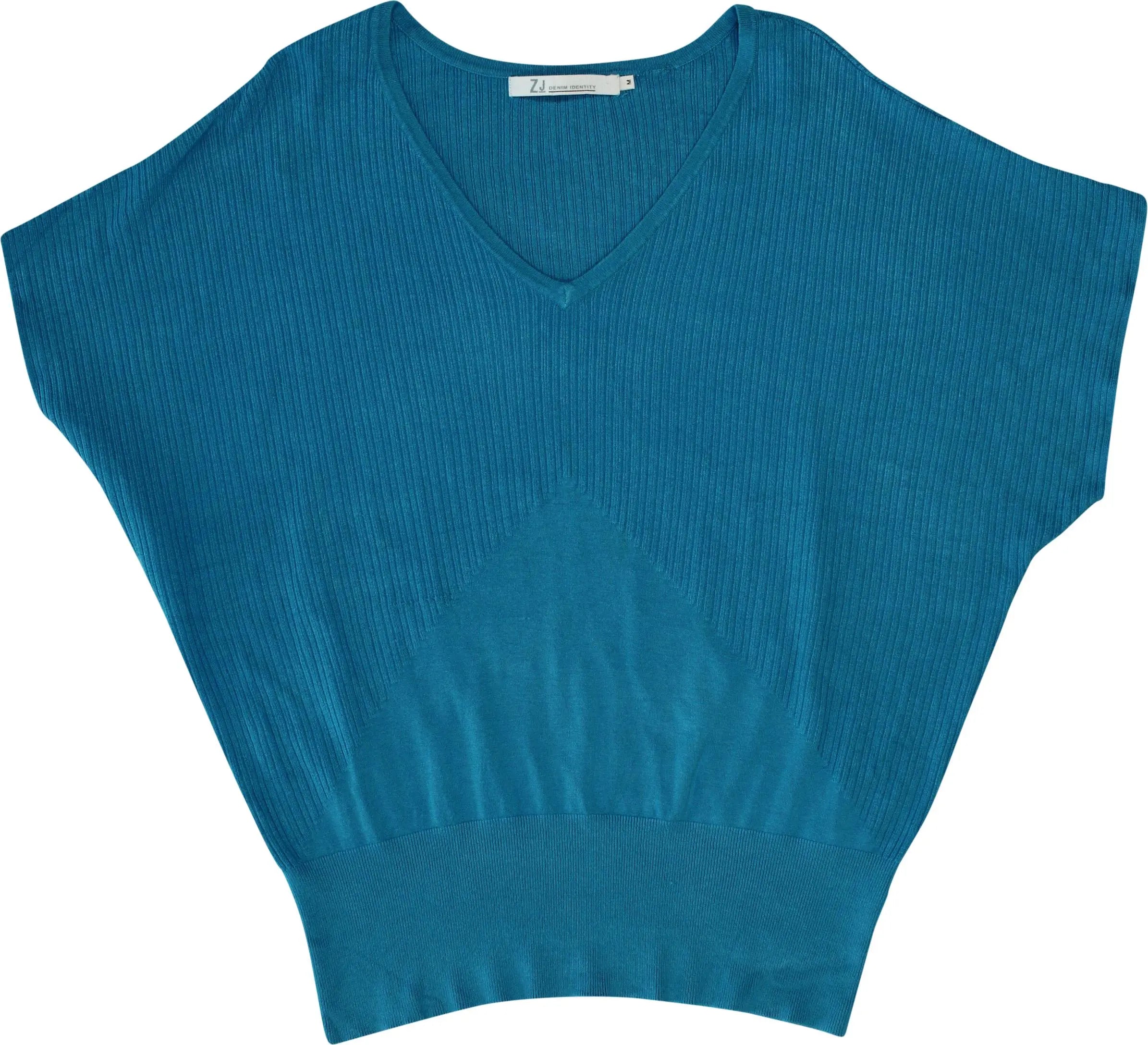 ZJ - 00s Knitted Top- ThriftTale.com - Vintage and second handclothing