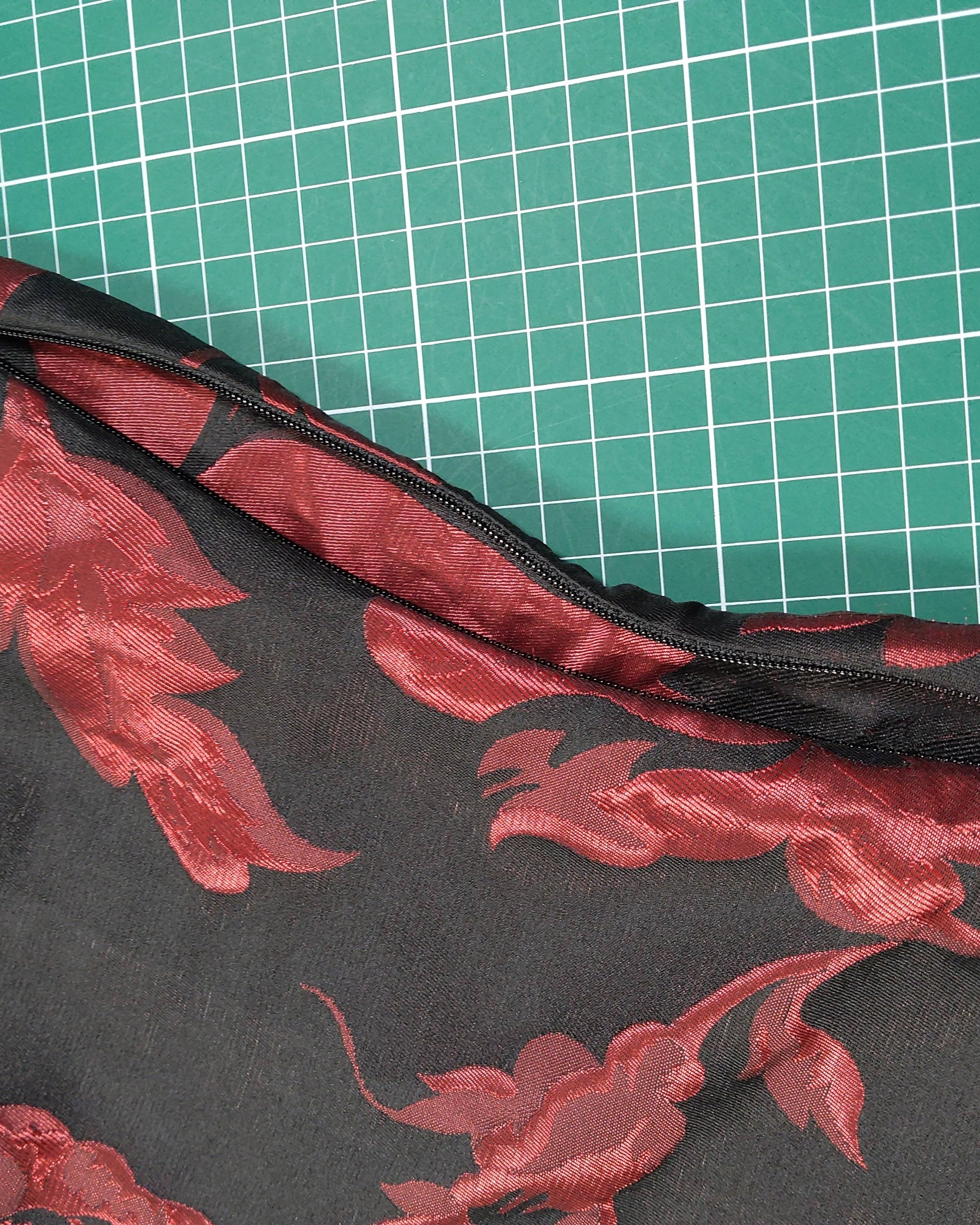 Extra-1 Pre-owned nişantaşı Blouse – Floral jacquard one-shoulder (Size 36)