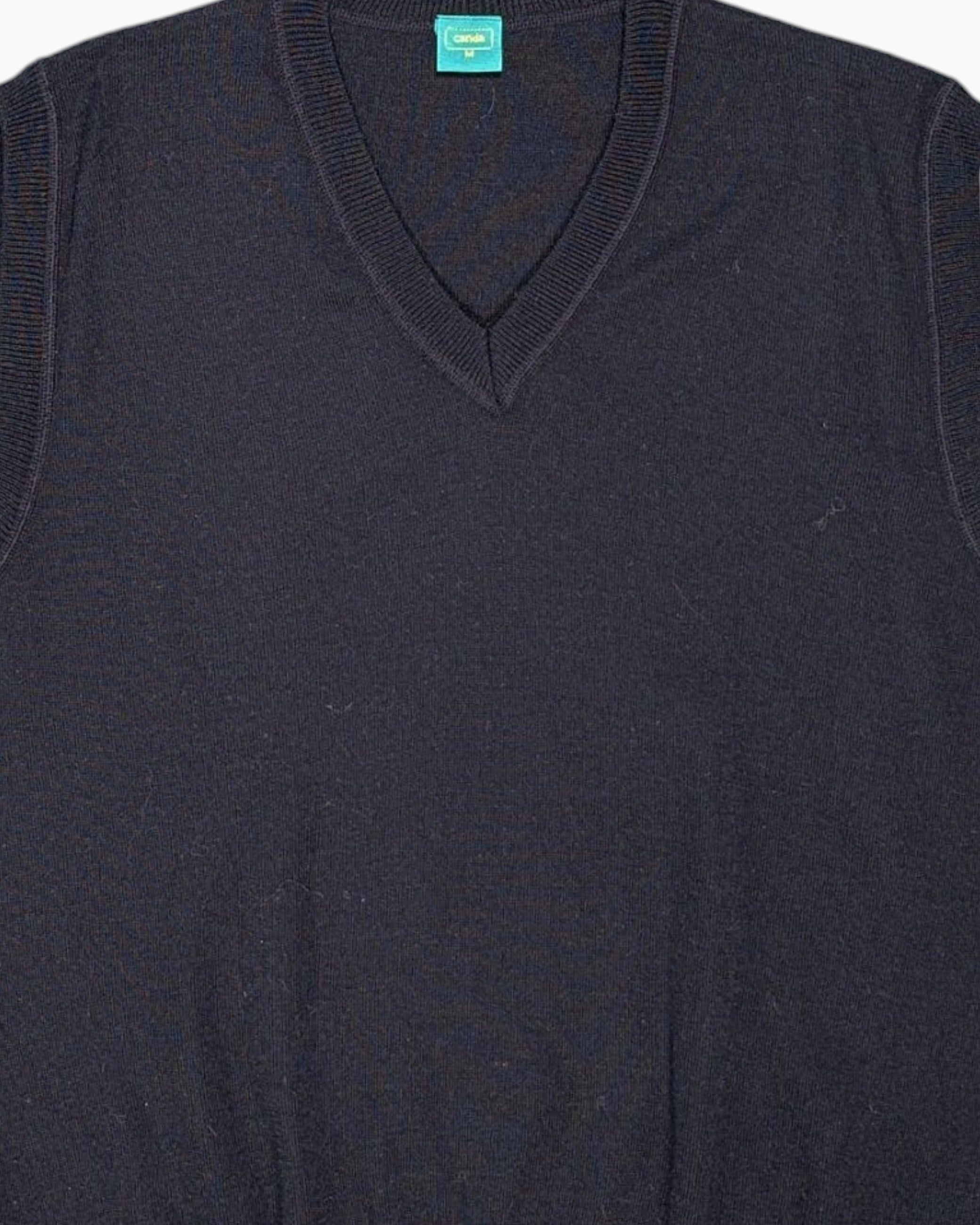 Front-detail-1 Vintage 90s/2000s canda Sleeveless Sweater Vest – Black Ribbed V‑Neck