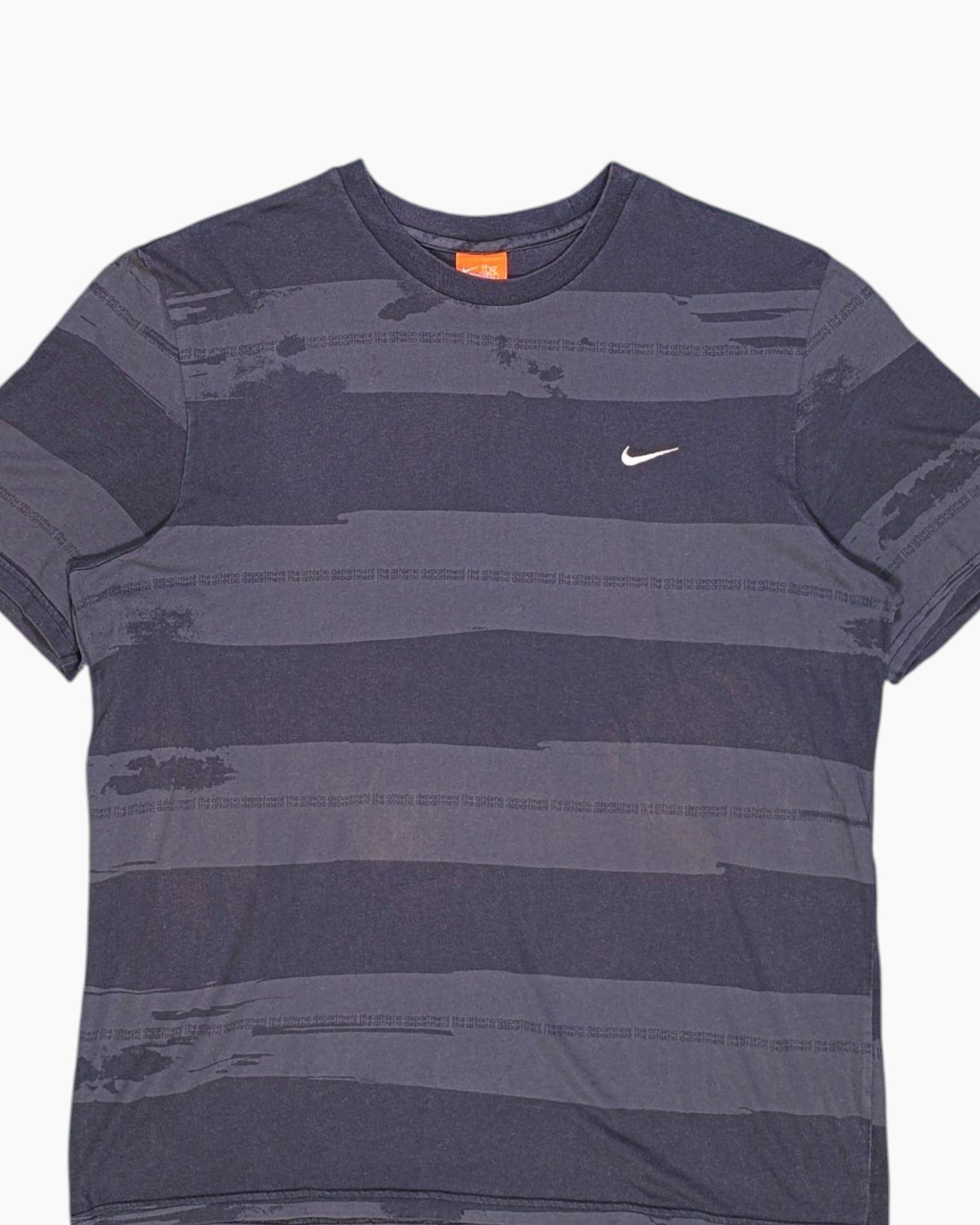 Front-detail-1 Vintage Y2K Nike Graphic T-Shirt – Gray Horizontal Stripe (Preloved)