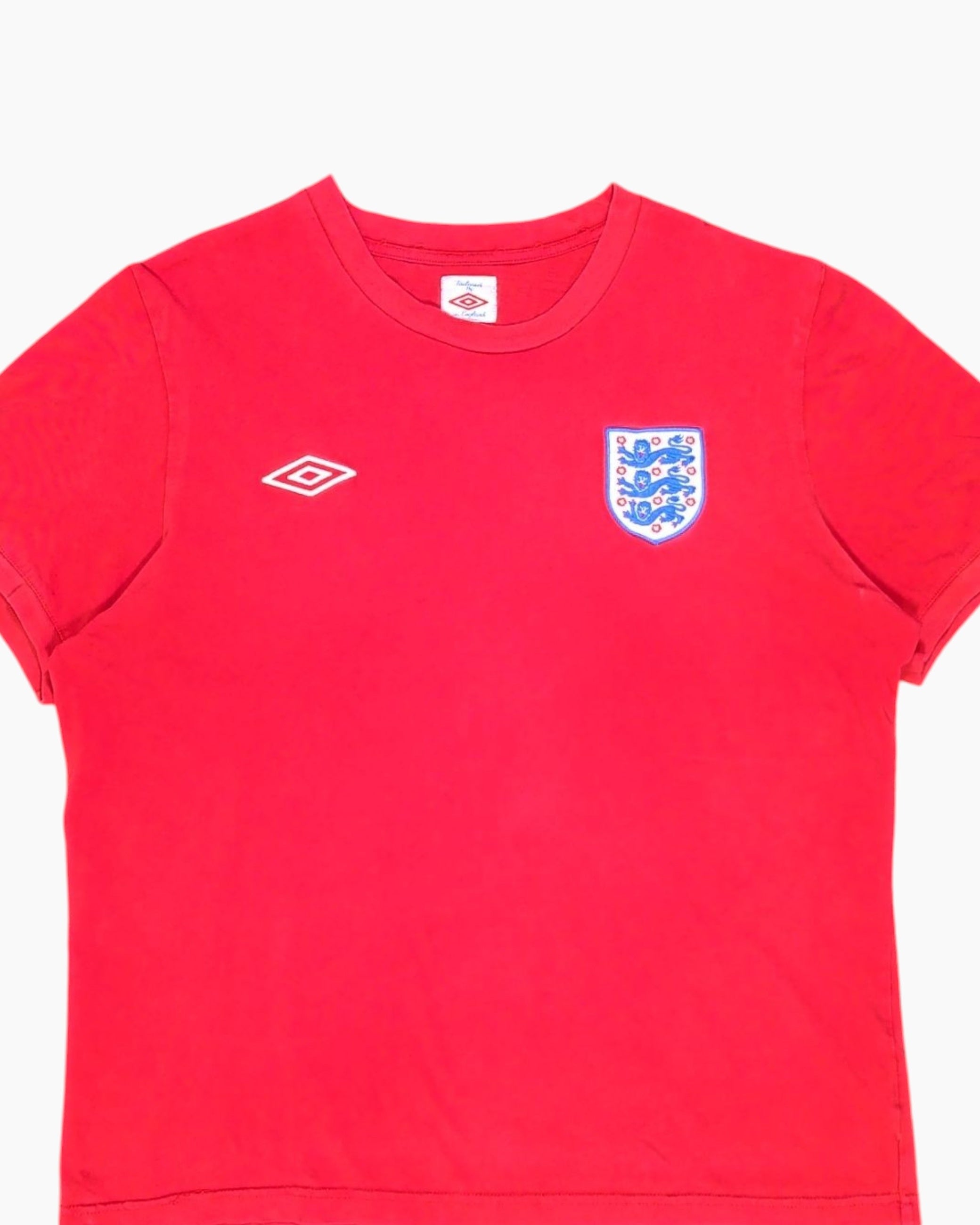 Front-detail-1 Pre-owned Umbro Graphic T-Shirt – Red Chest Logo (XL)