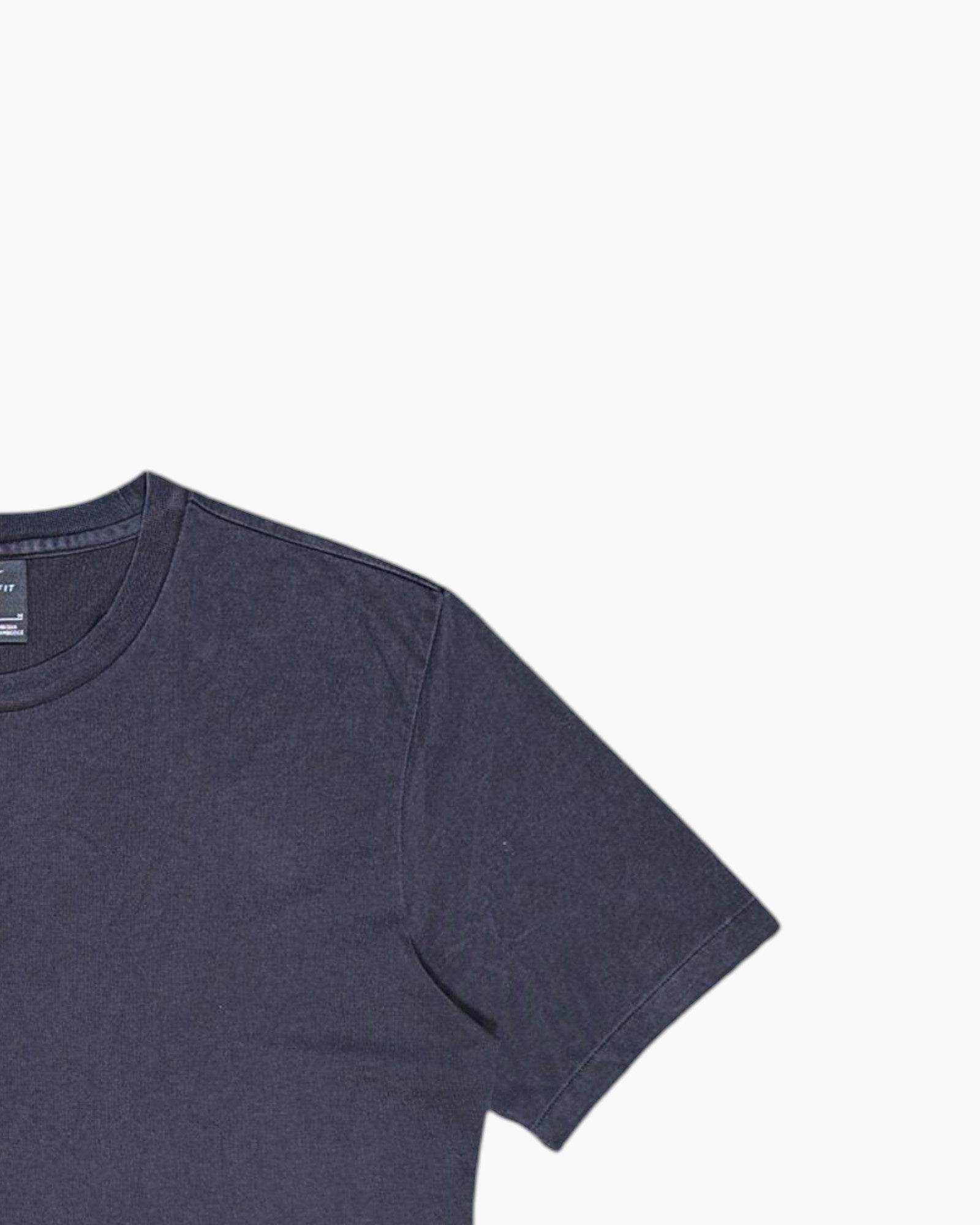 Front-detail-2 Pre-owned Nike Graphic T-Shirt – Black Dri-FIT Swoosh