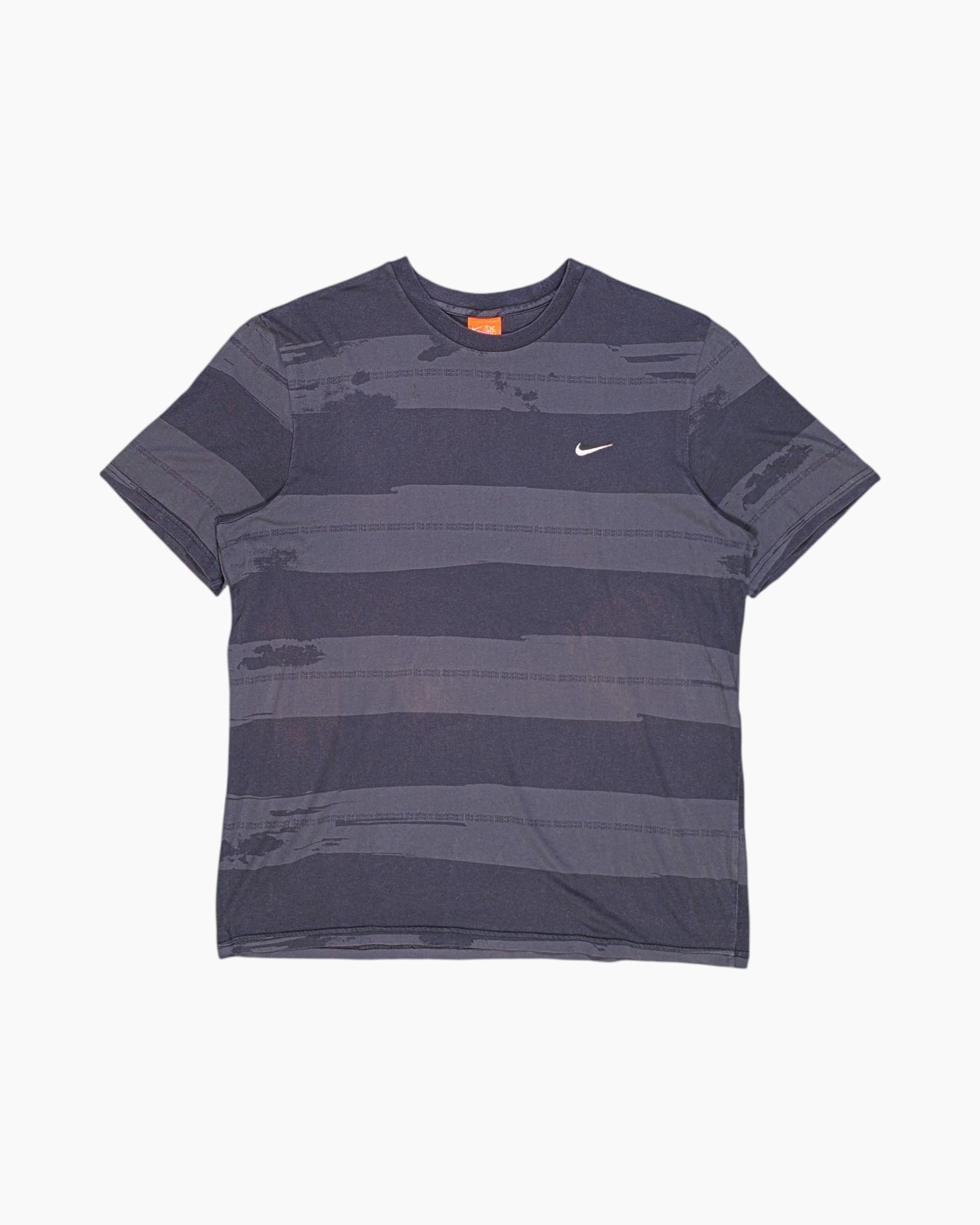 Front Vintage Y2K Nike Graphic T-Shirt – Gray Horizontal Stripe (Preloved)